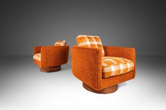 Set of Two '2' Swiveling Tub / Barrell Chairs Attributed to Milo Baughman, 1970s