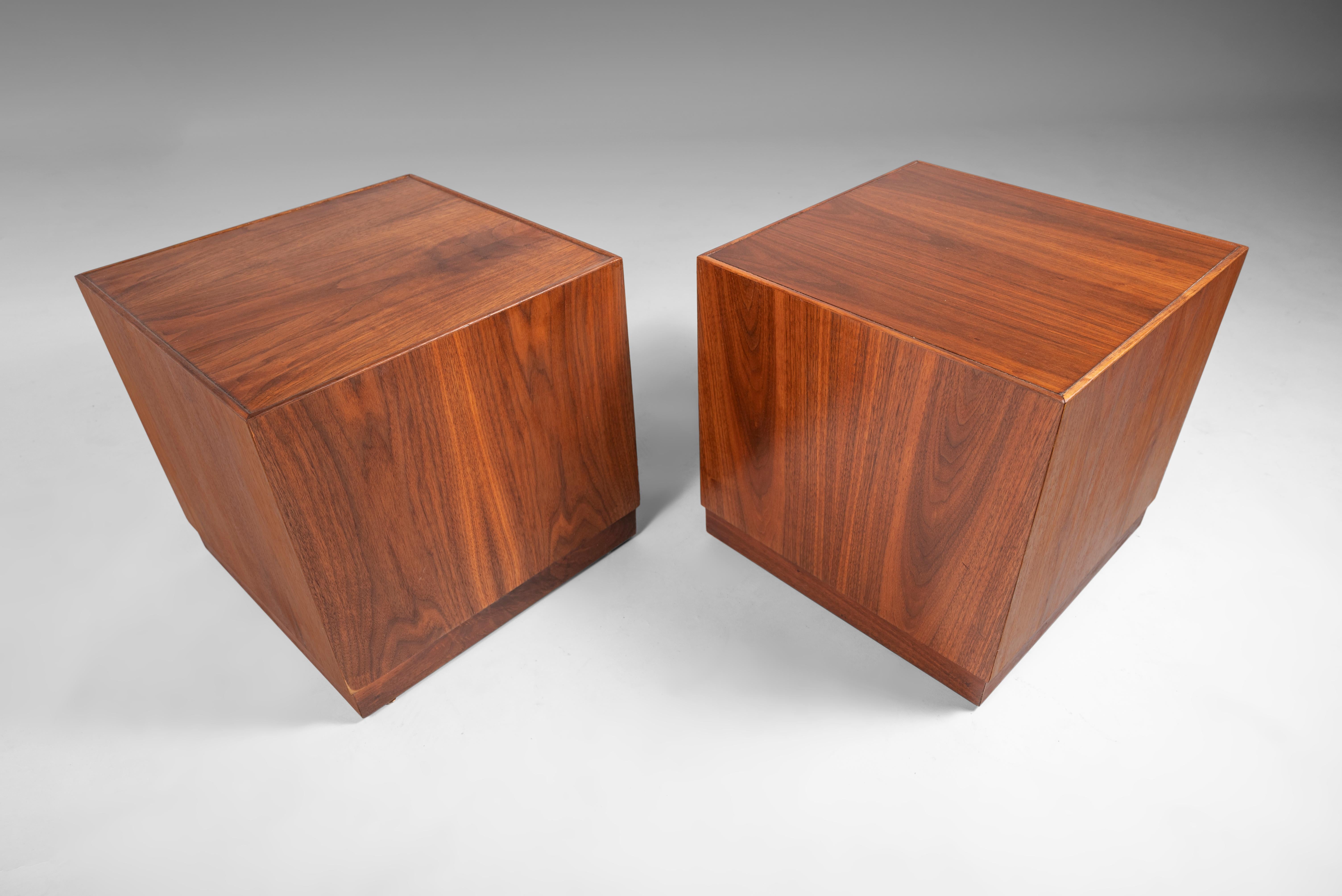 Mid-20th Century Set of Two (2) Modernist Cubes / End Tables in Walnut After Milo Baughman, 1965
