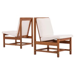 Set of Two '2' Oak Accent Chairs by Hickory in Knoll Ivory Boucle Fabric, 1960s