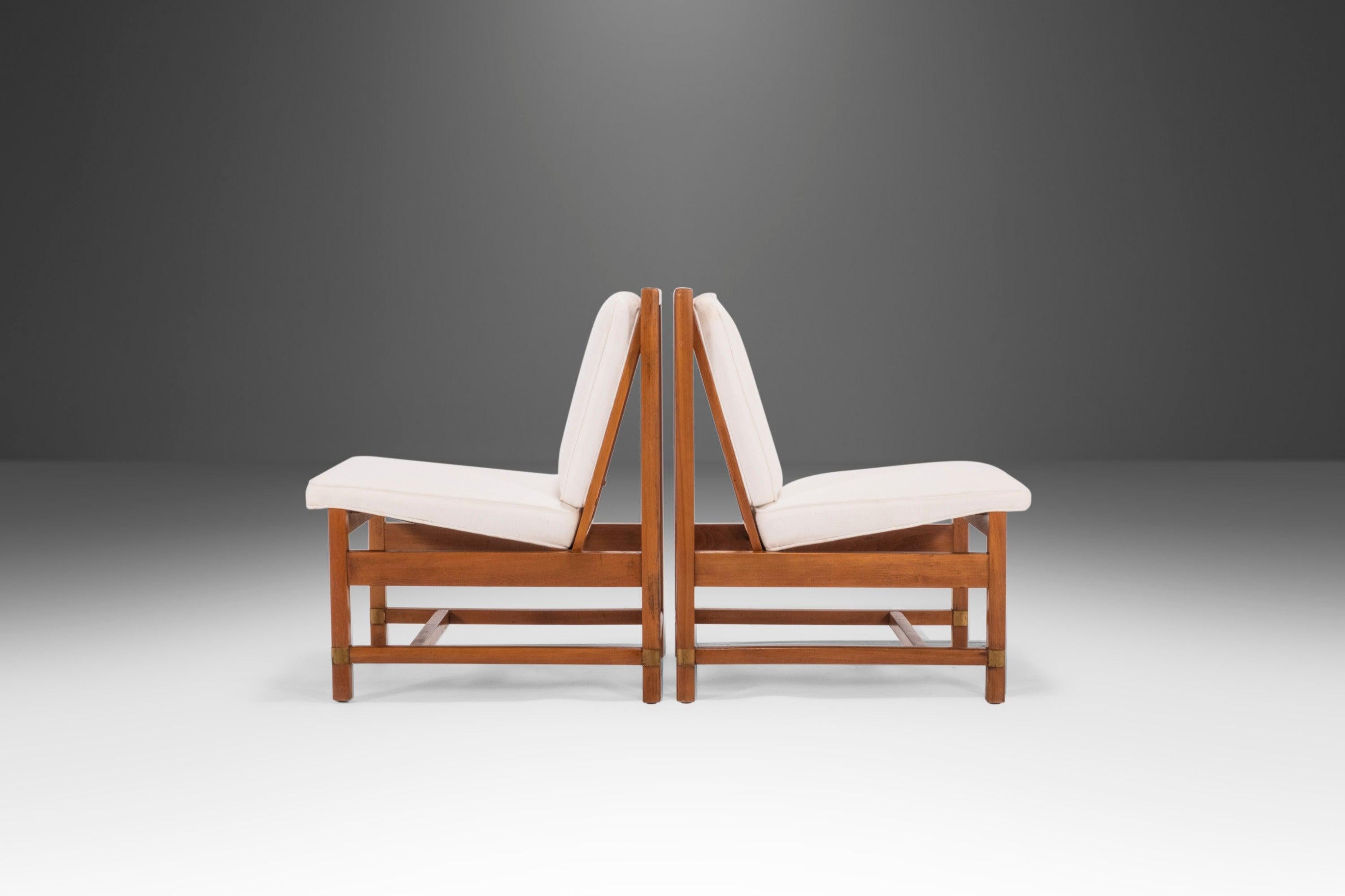 Americano Set di due sedie da salotto '2' Oak di Hickory in tessuto Boucle Avorio di Knoll, anni '60 in vendita