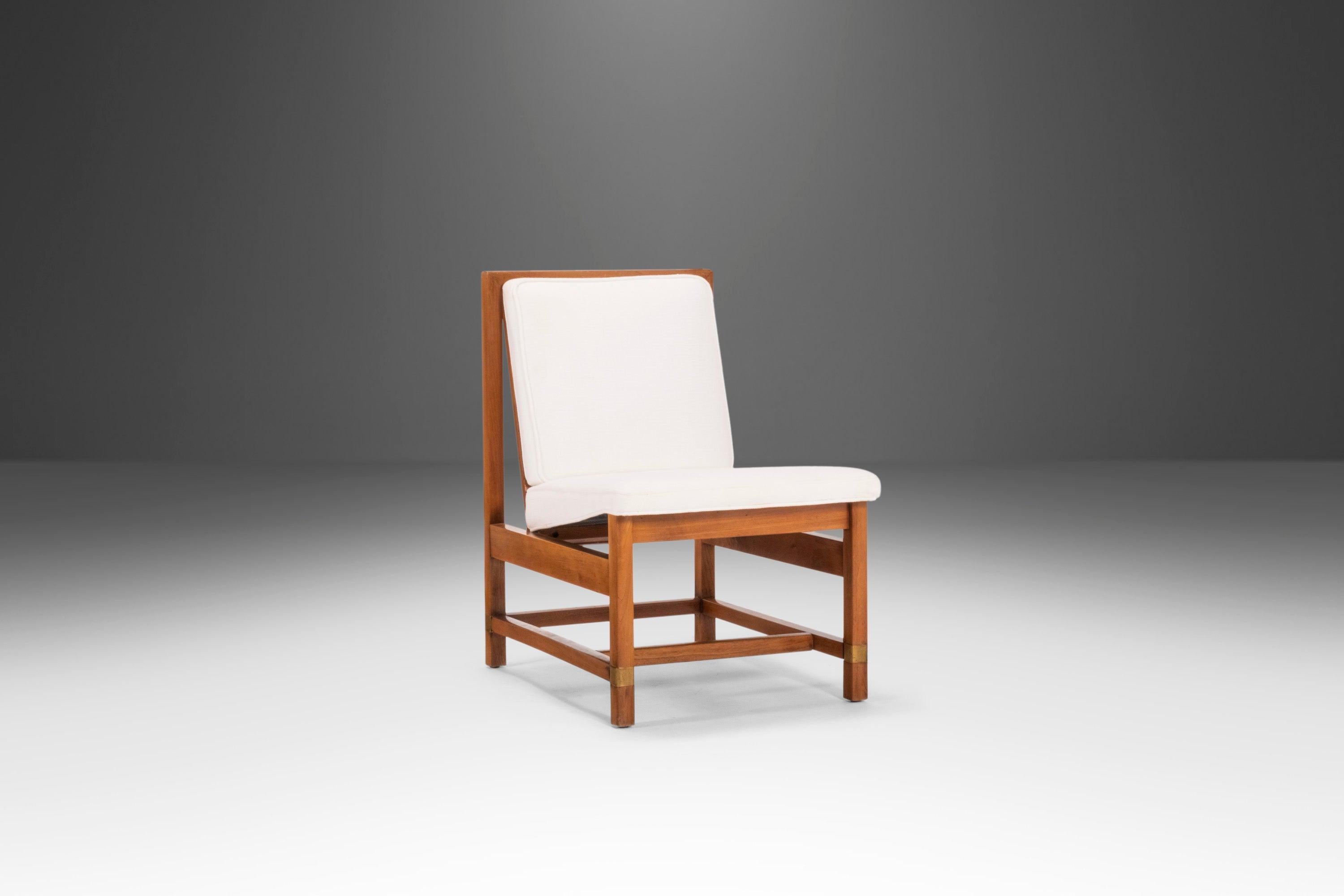 Set di due sedie da salotto '2' Oak di Hickory in tessuto Boucle Avorio di Knoll, anni '60 In condizioni buone in vendita a Deland, FL
