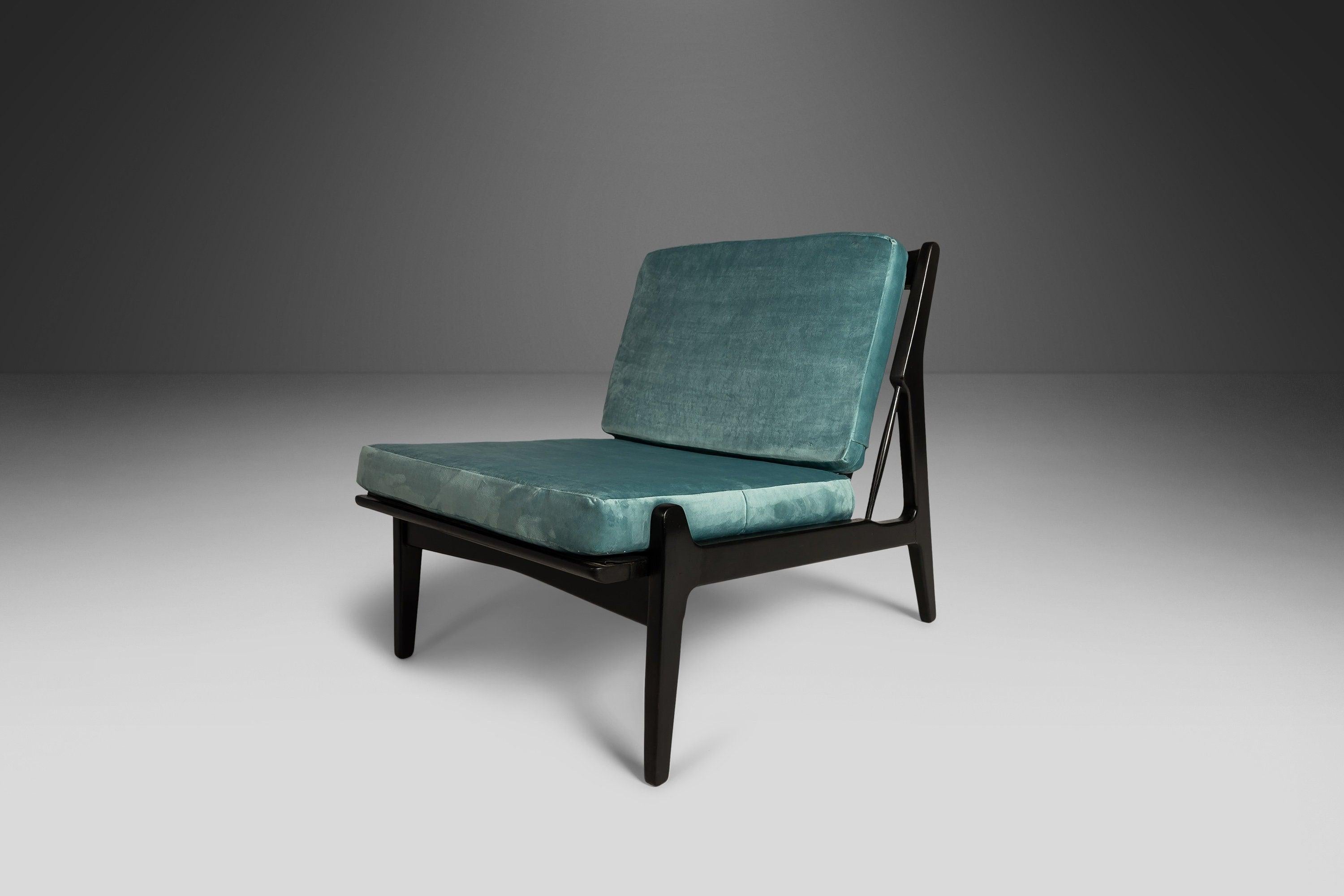 Danish Set of Two '2' Rare Lounge Chairs by Ib Kofod Larsen for Selig, Denmark, C. 1950 For Sale