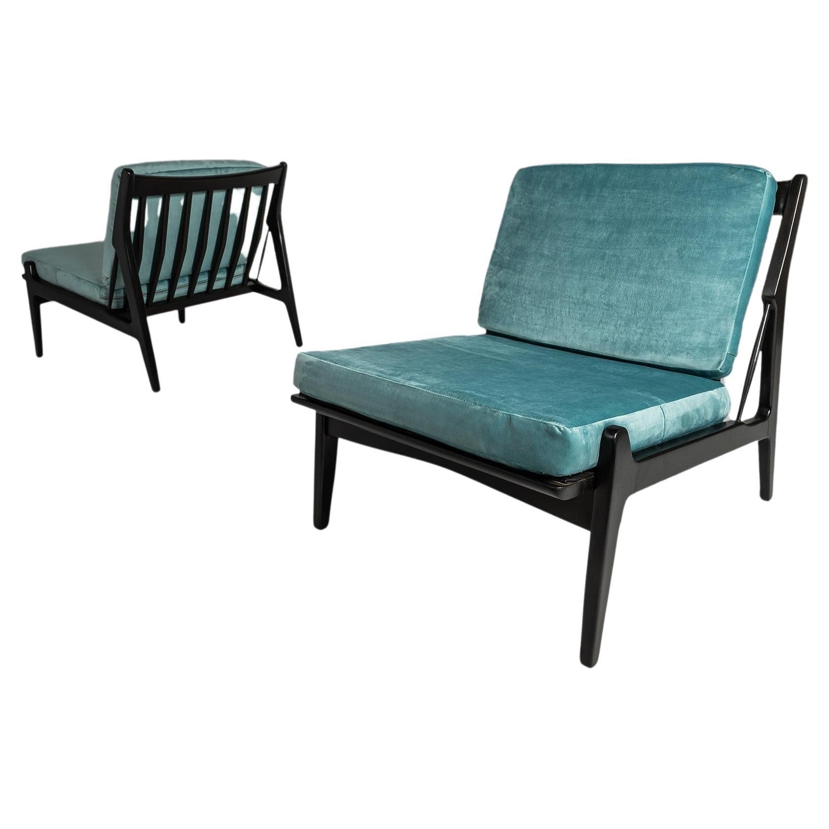 Set of Two '2' Rare Lounge Chairs by Ib Kofod Larsen for Selig, Denmark, C. 1950 For Sale