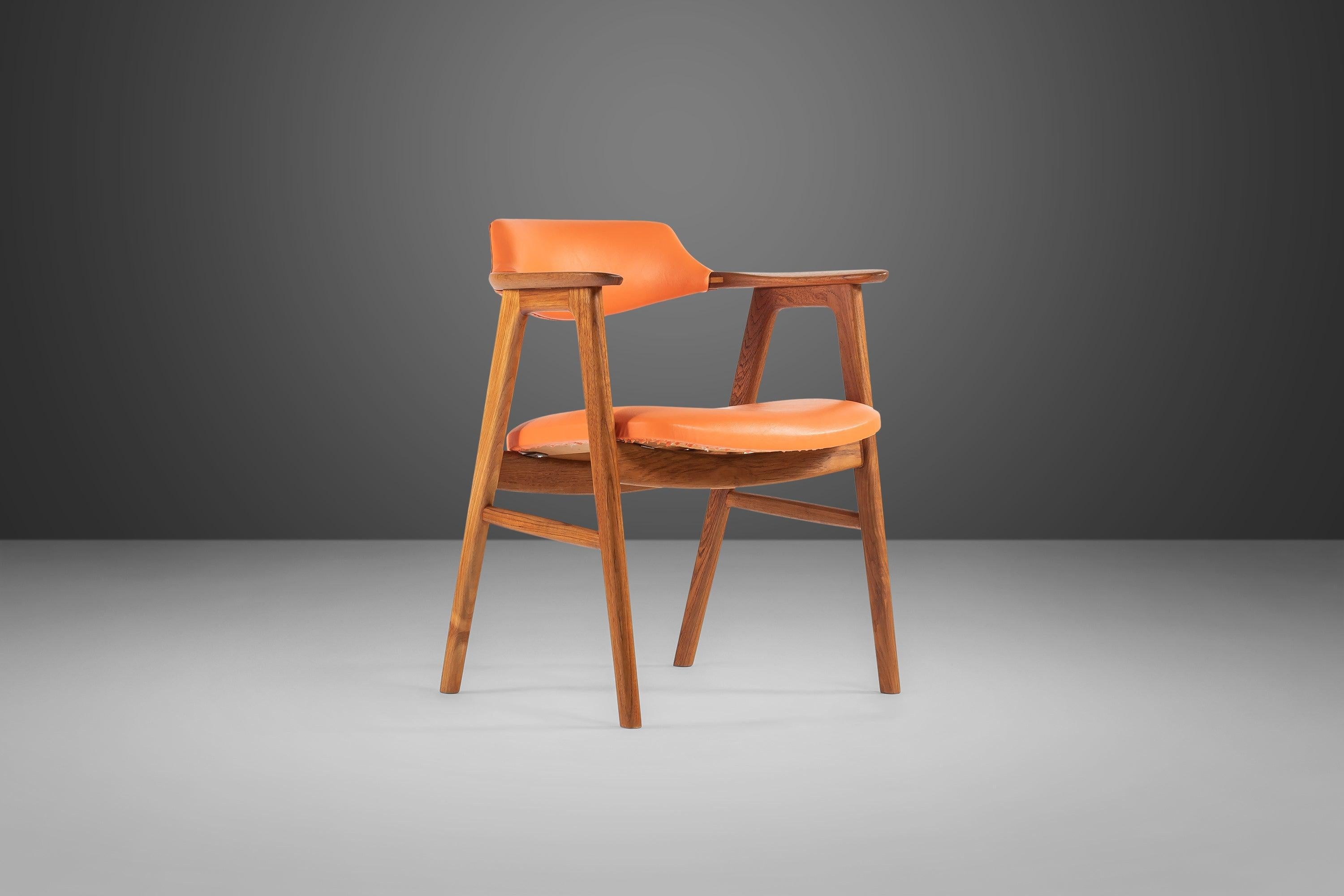 Set of Two '2' Rare Model 42 Arm Chairs by Erik Kirkegaard for Høng Stolefabrik For Sale 2