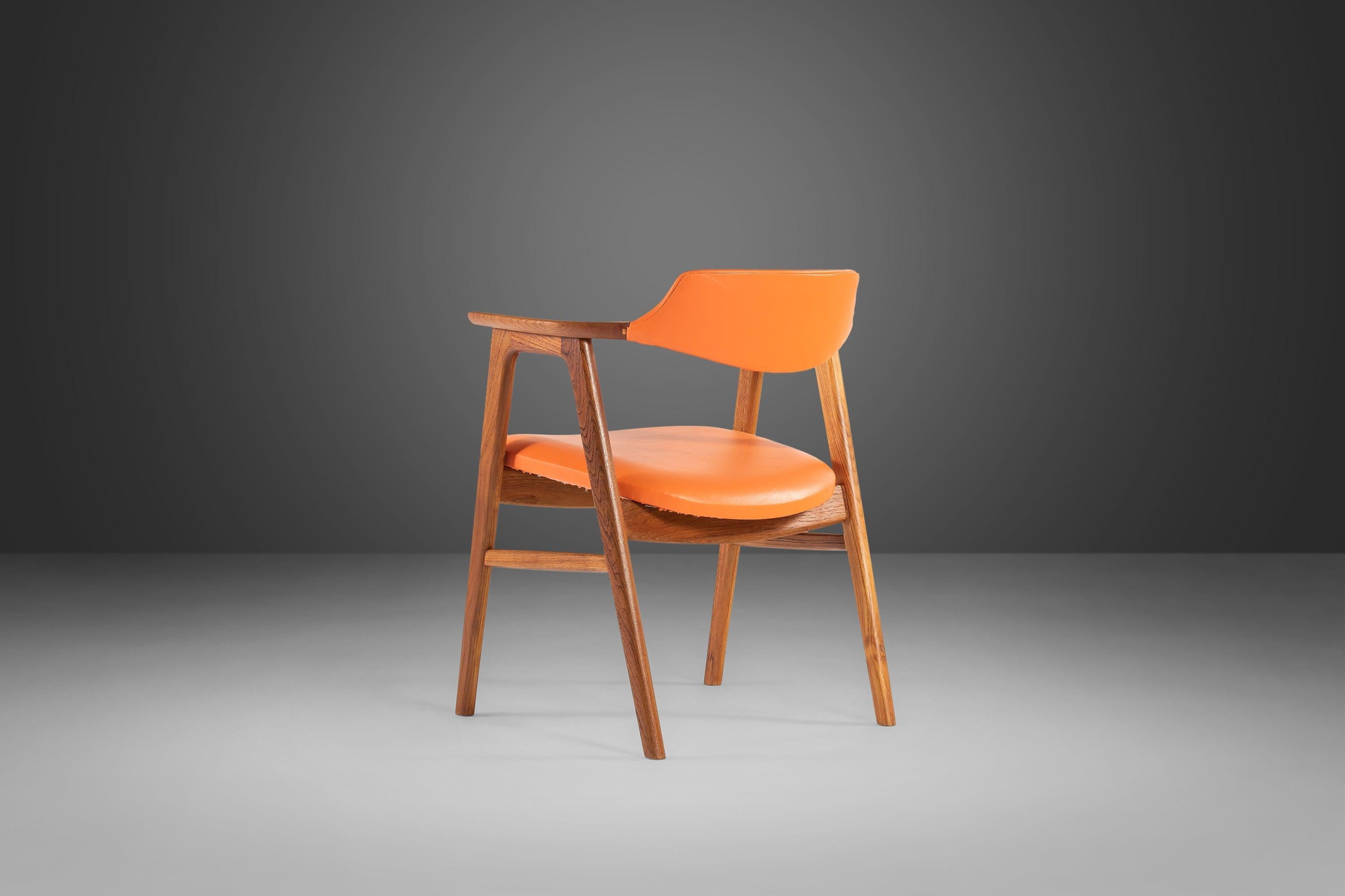 Mid-Century Modern Set of Two '2' Rare Model 42 Arm Chairs by Erik Kirkegaard for Høng Stolefabrik For Sale
