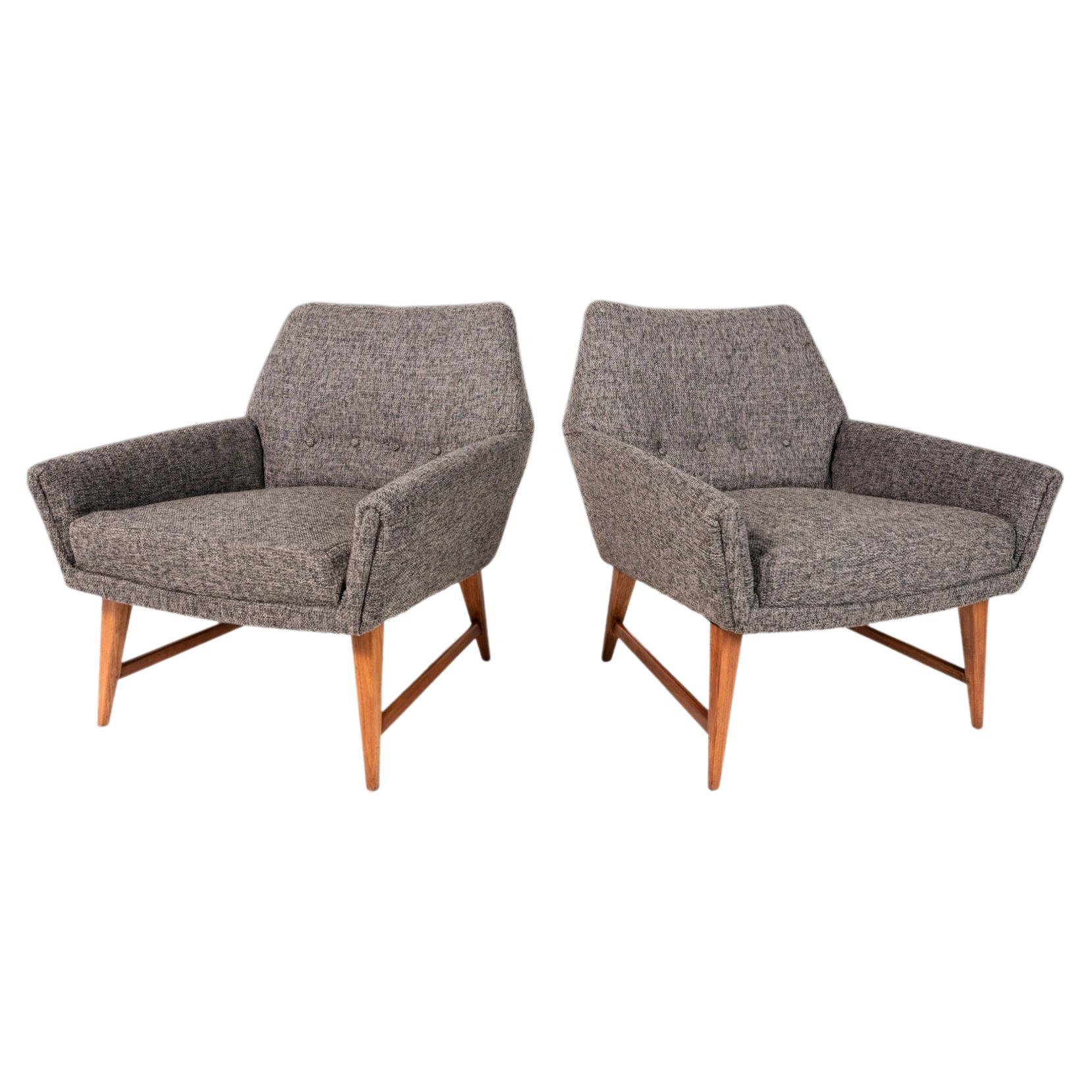 Set of Two '2' Restored Angular Lounge Chairs After Gio Ponti, Italy, c. 1960's For Sale