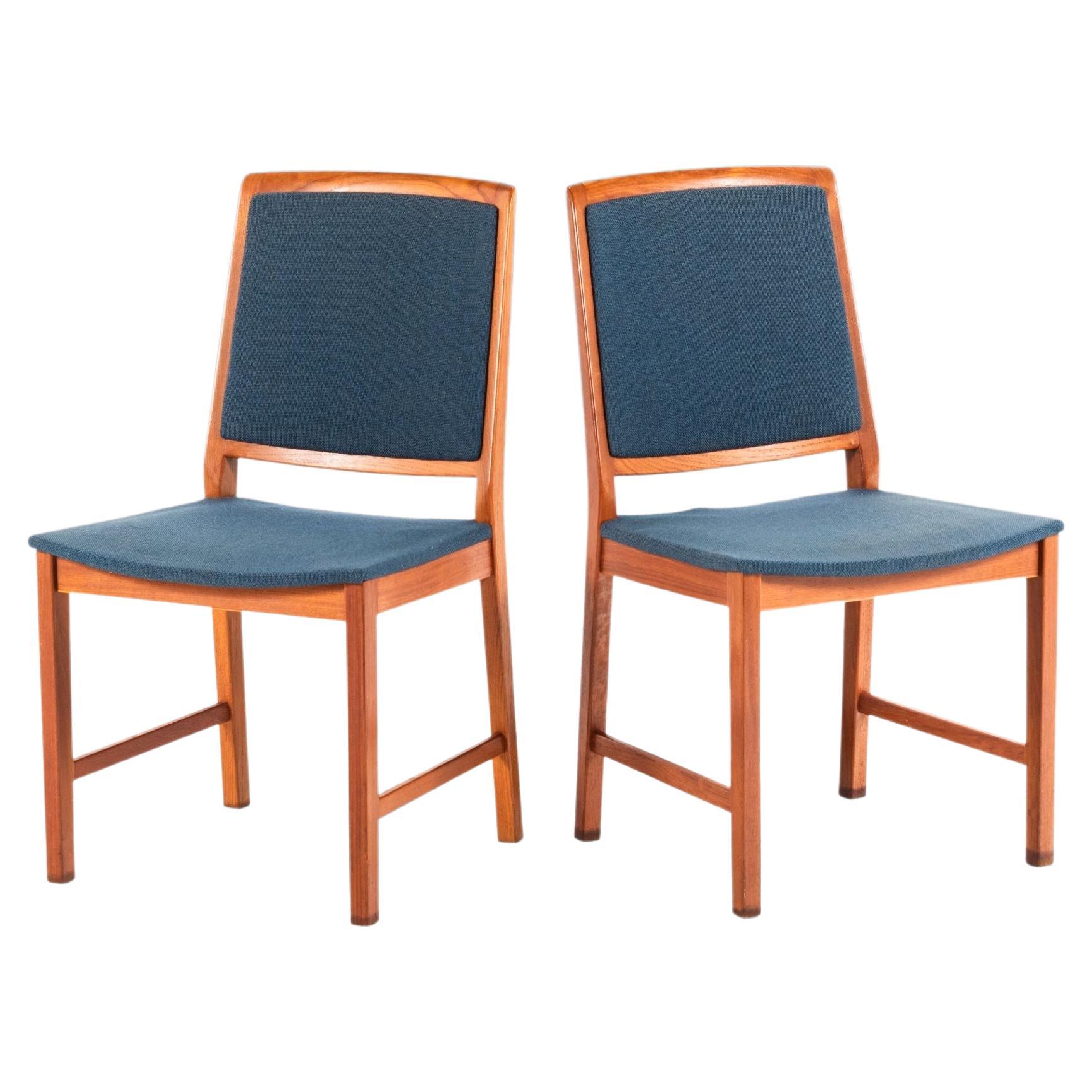 Ensemble de 2 chaises d'appoint / chaises à manger en teck pour Skaraborgs, Suède, vers les années 1960 en vente