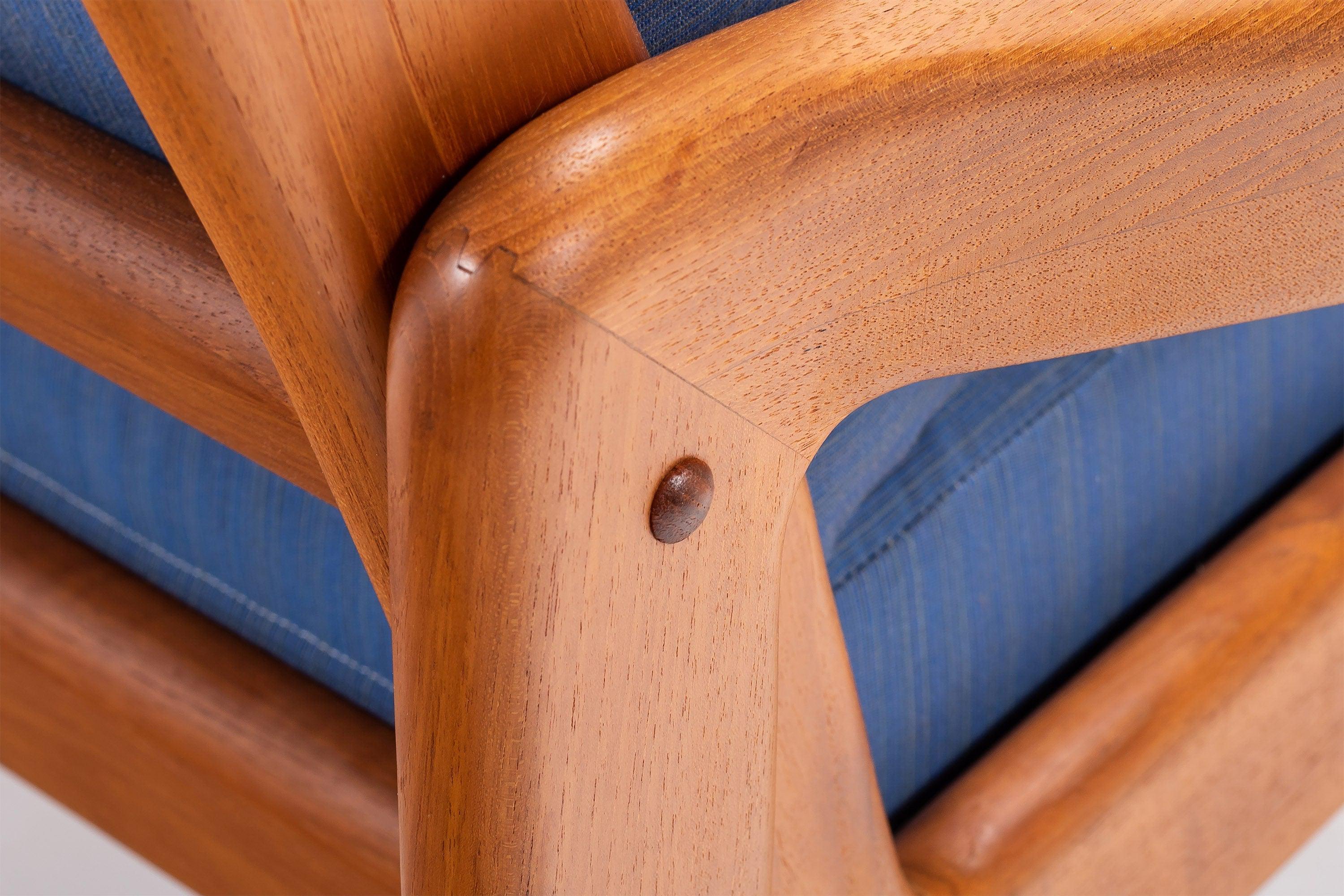 Set of Two '2' Sun Cabinet Solid Teak Danish Modern Lounge Chairs, Circa 1980's For Sale 3