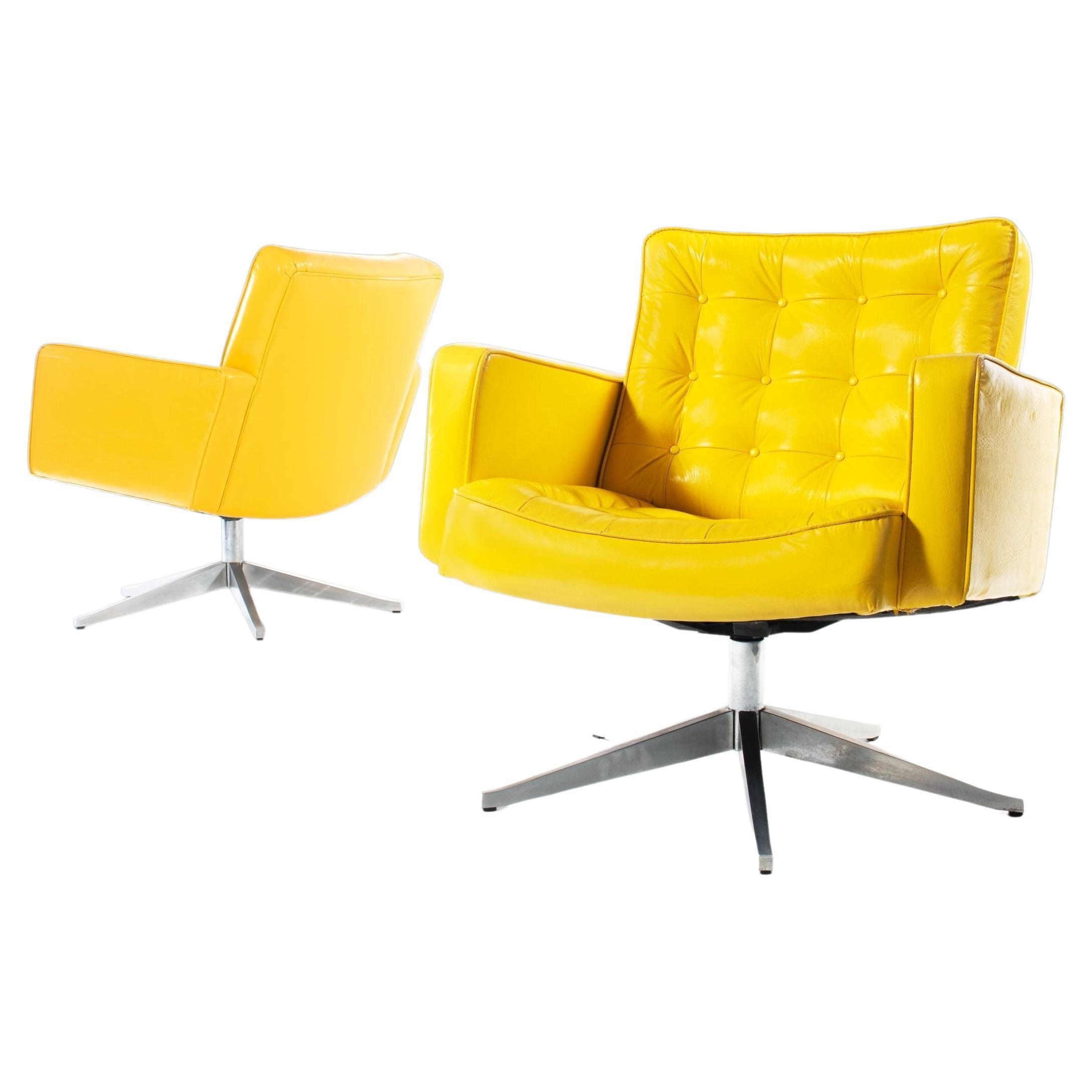 Set of Two '2' Swivel Lounge Chairs Vincent Cafiero for Knoll, USA, c. 1960's For Sale