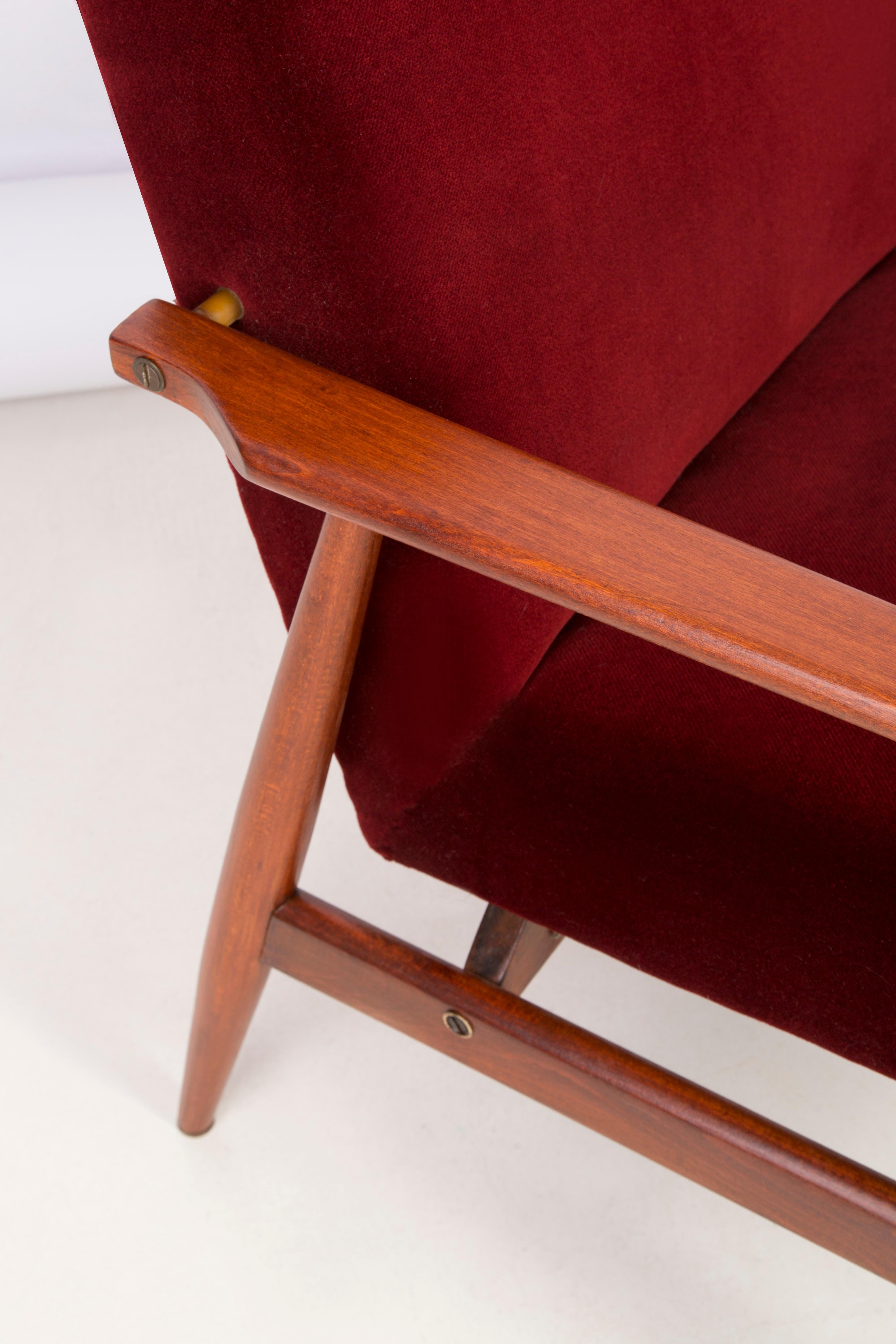 Hand-Crafted Set of Two 20th Century Burgundy Dark Red Dante Armchairs, H. Lis, 1960s For Sale