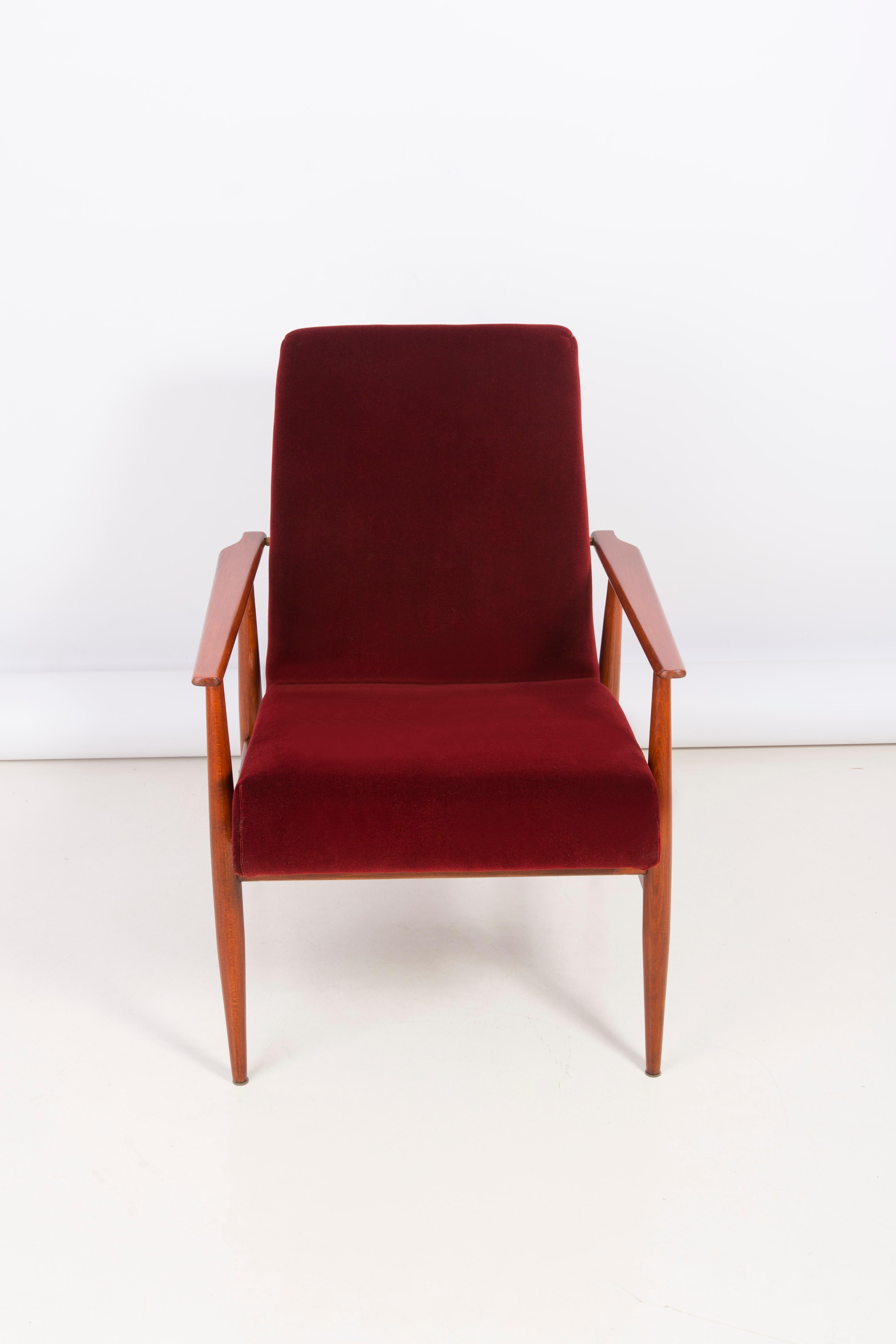 Set of Two 20th Century Burgundy Dark Red Dante Armchairs, H. Lis, 1960s In Excellent Condition For Sale In 05-080 Hornowek, PL