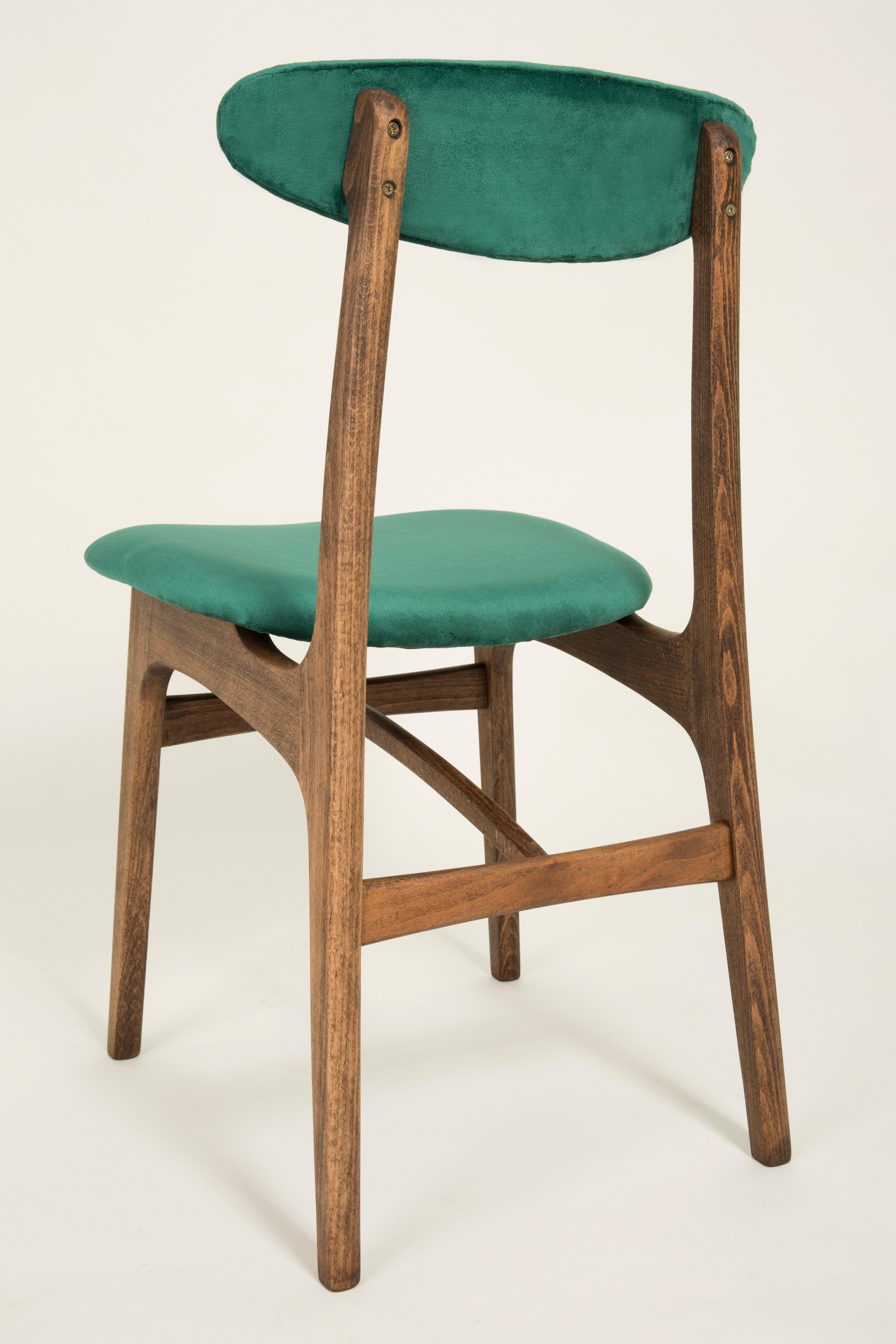 Set of Two 20th Century Dark Green Rajmund Halas Chairs, Europe, 1960s. In Excellent Condition For Sale In 05-080 Hornowek, PL