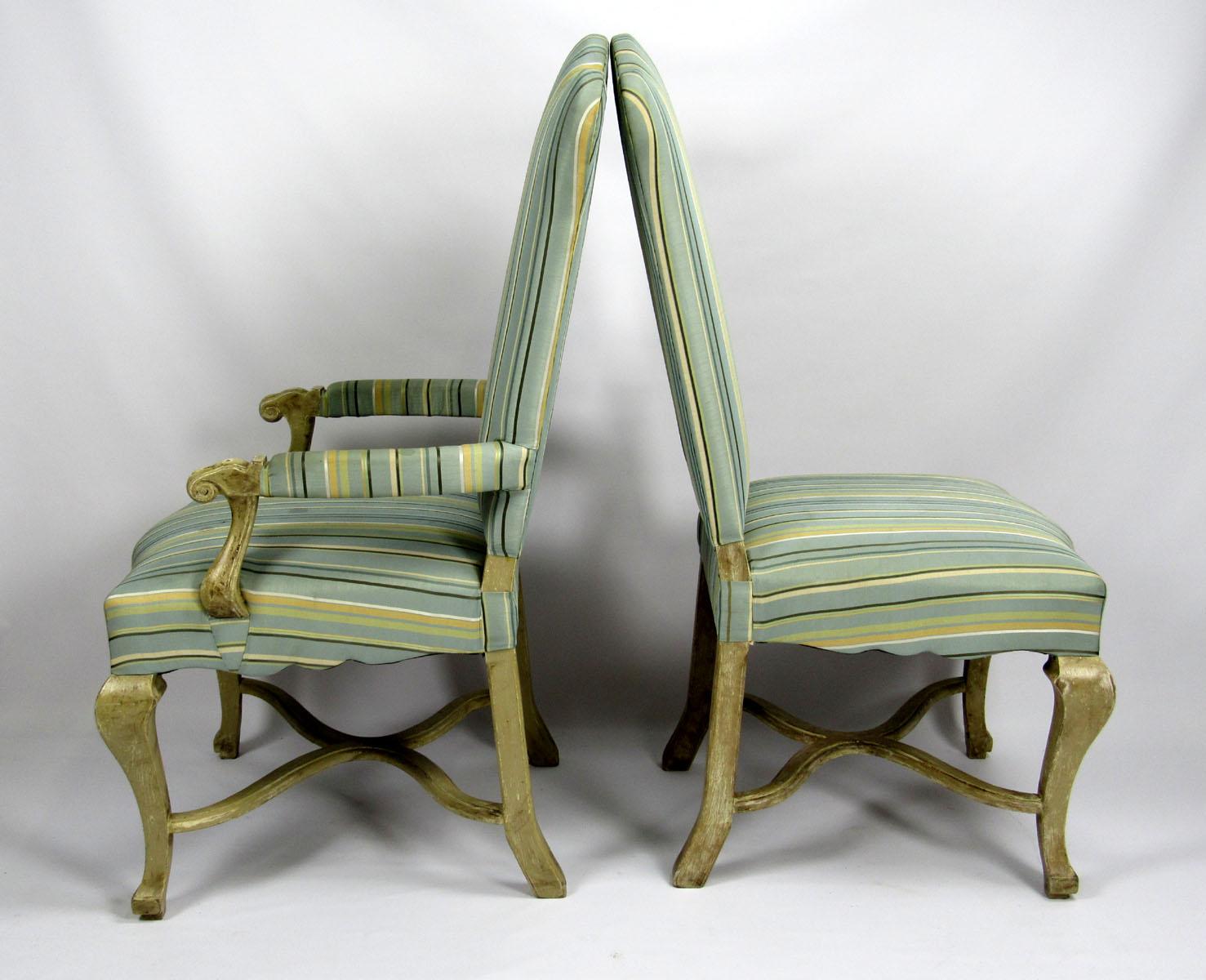 Set of Two 20th Century Hand-Carved Chairs For Sale 5