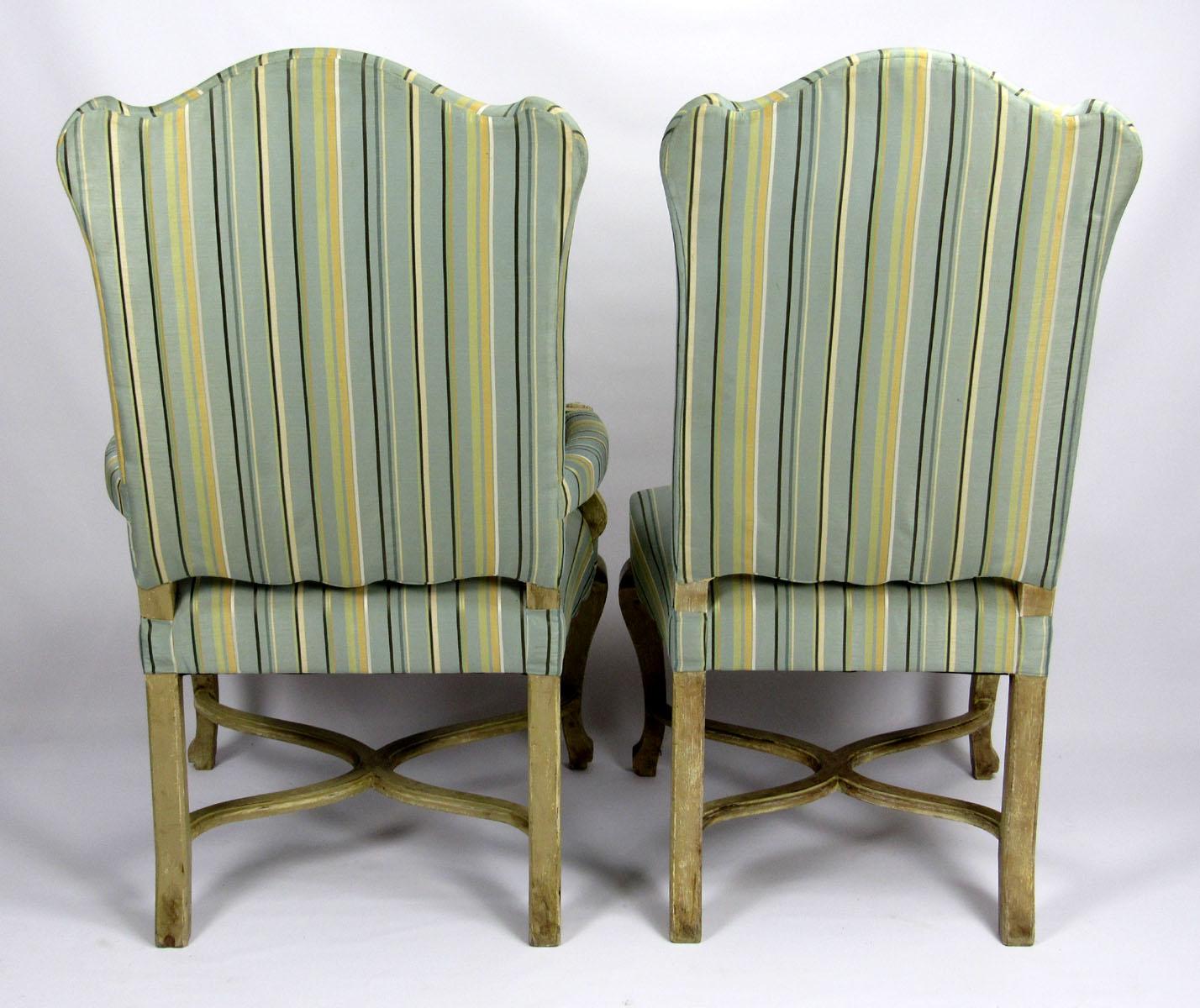 Set of Two 20th Century Hand-Carved Chairs For Sale 8