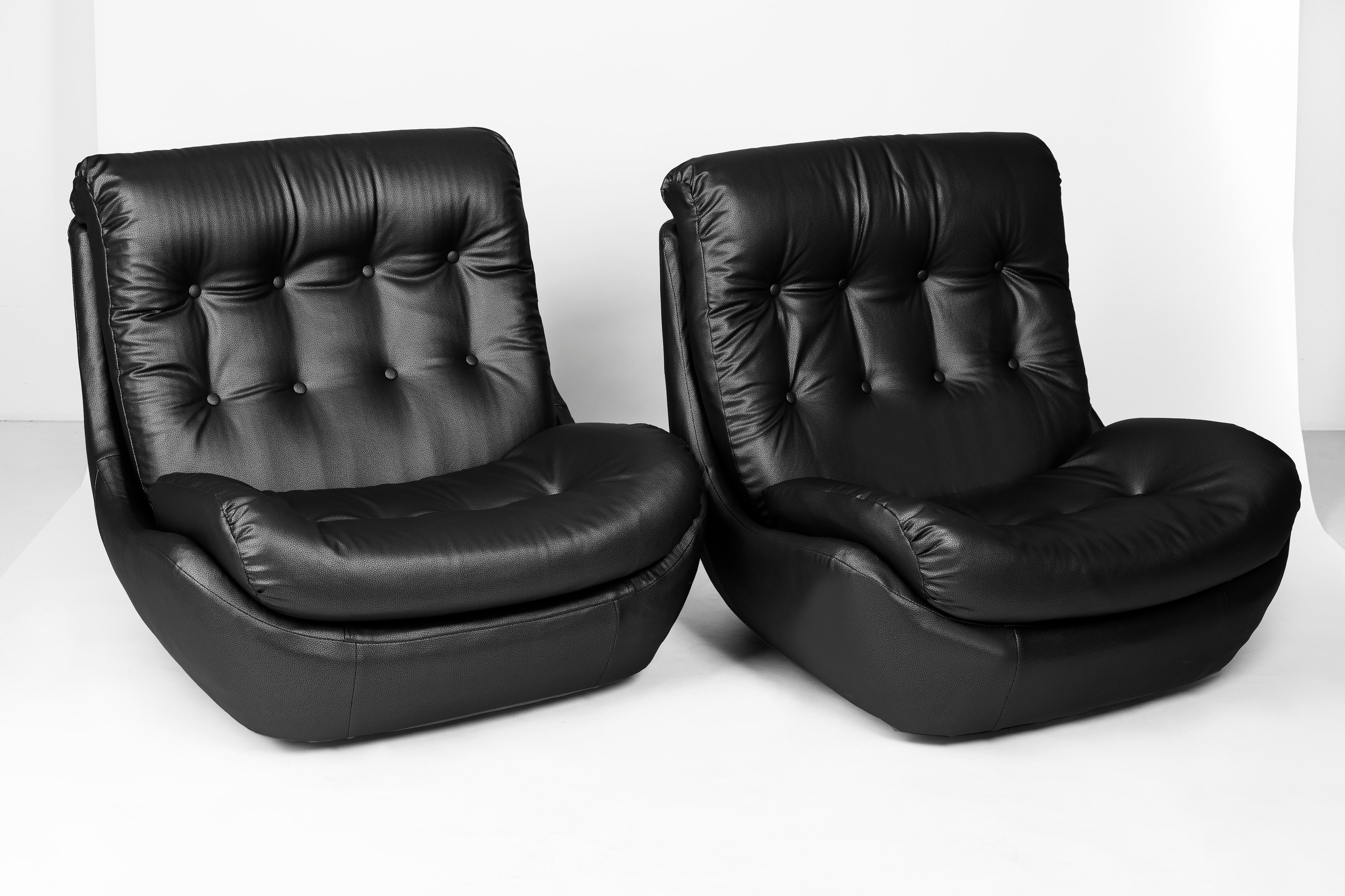 Mid-Century Modern Set of Two 20th Century Vintage Black Faux Leather Atlantis Armchairs, 1960s For Sale