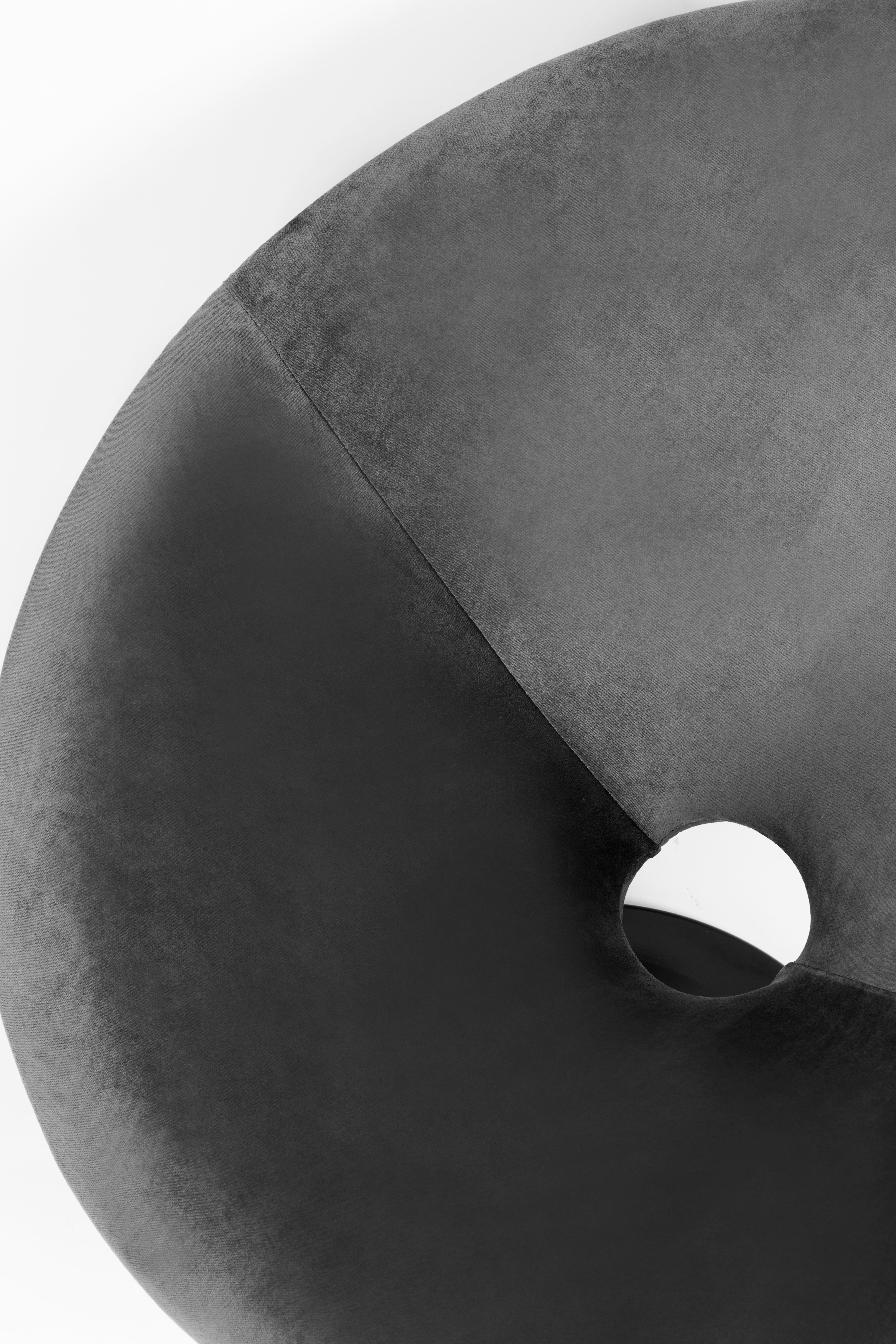 Ensemble de deux fauteuils pivotants en velours noir vintage du 20ème siècle, années 1960 en vente 3