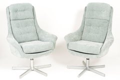 Set of Two 20th Century Vintage Light Green Swivel Armchairs, 1960s