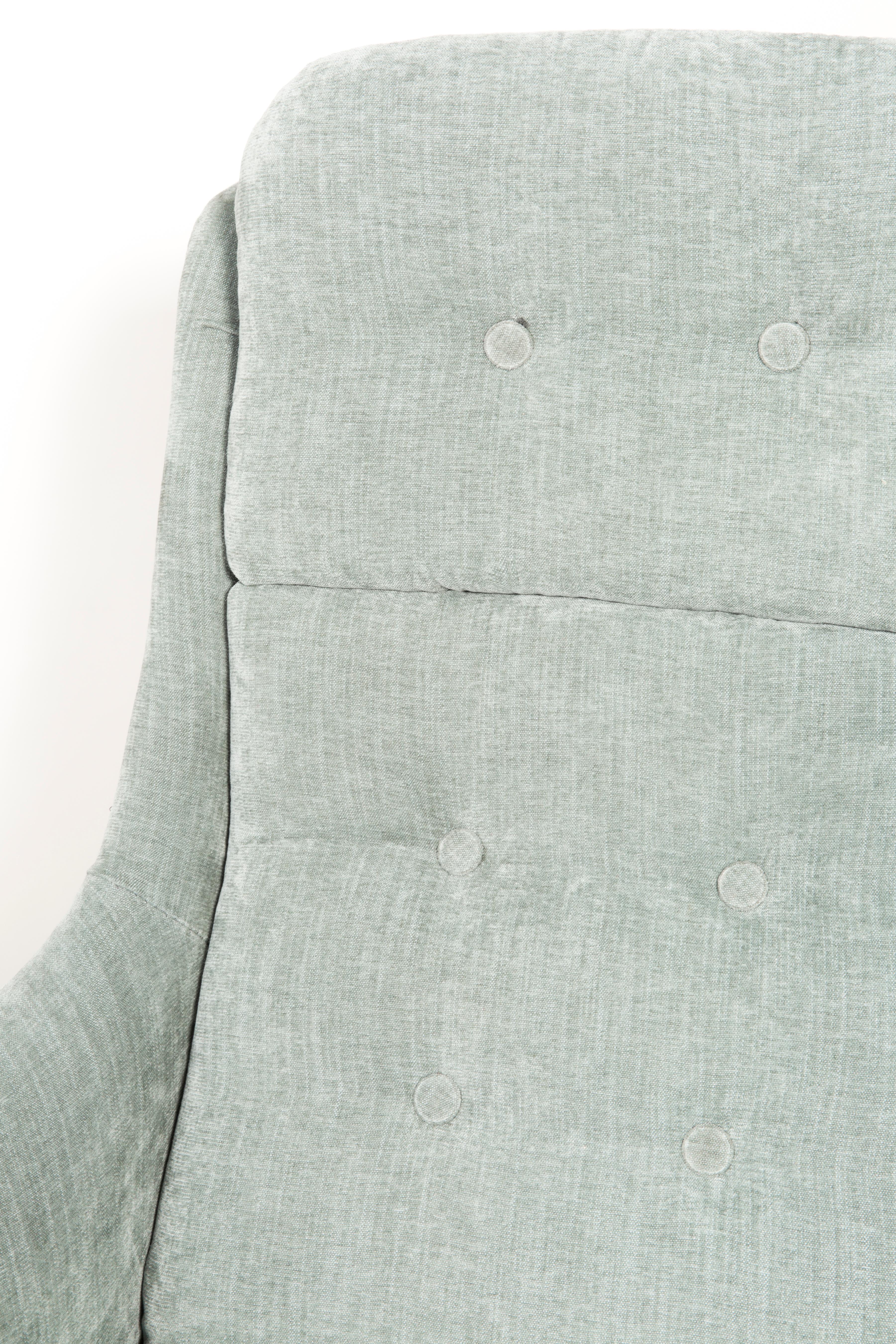 Ensemble de deux fauteuils pivotants vert clair vintage du 20ème siècle, années 1960 Excellent état - En vente à 05-080 Hornowek, PL