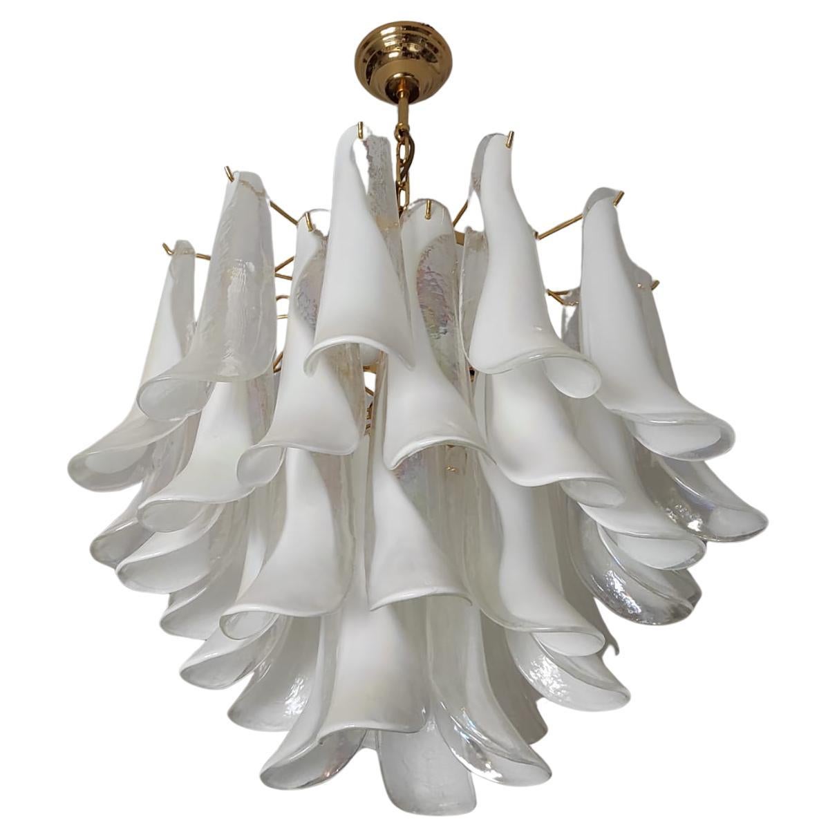 Set di due lampadari a 6 luci "Petali" in vetro di Murano, anni '70 in vendita