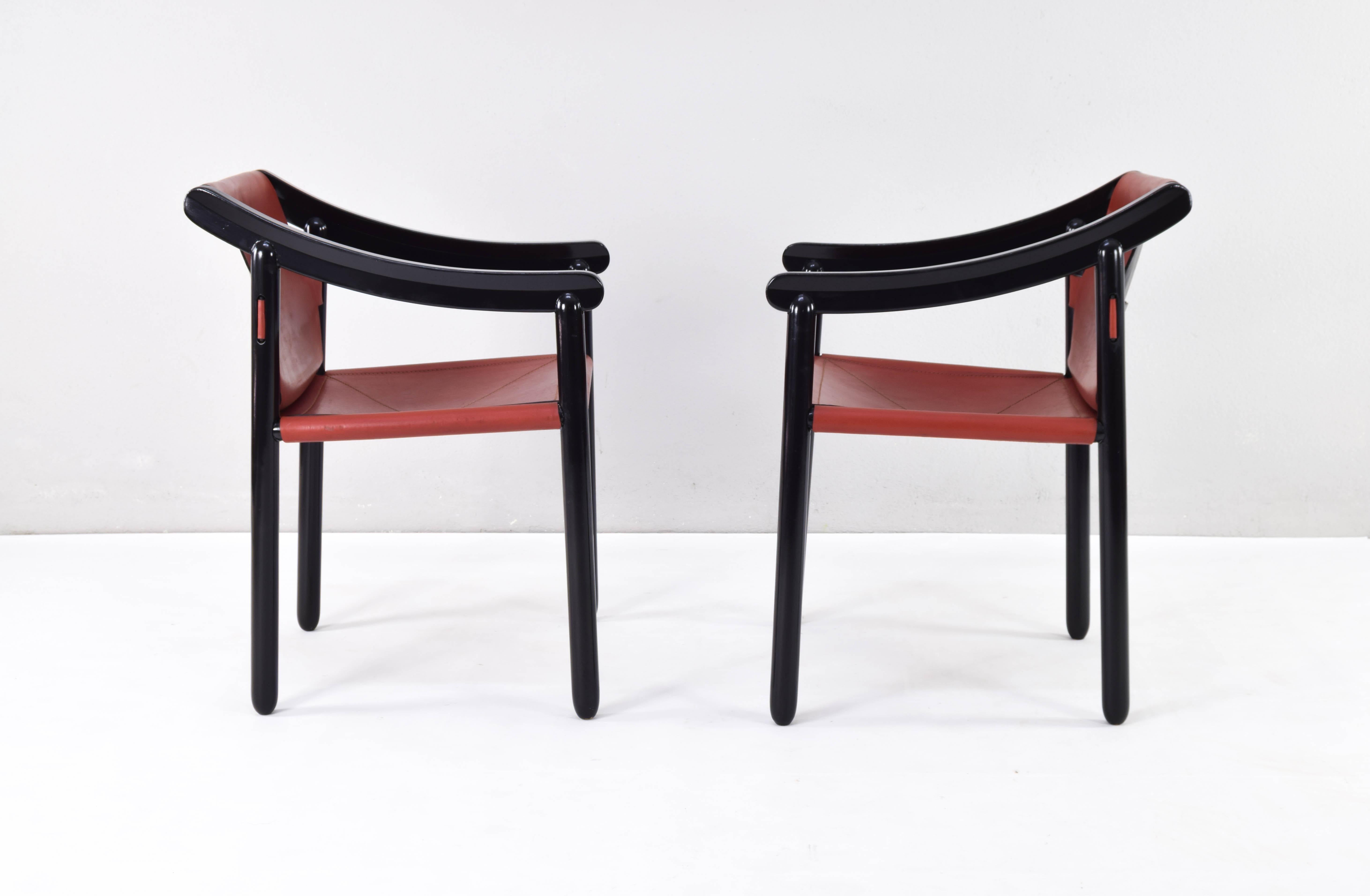 Set of Two 905 Vico Magistretti Italian Modern Cassina Armchairs In Good Condition In Escalona, Toledo
