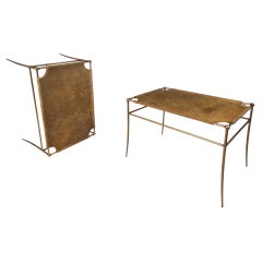 Ensemble de deux bancs d'appoint en cuir d'après T.H. Robsjohn-Gibbings, États-Unis, vers 1980