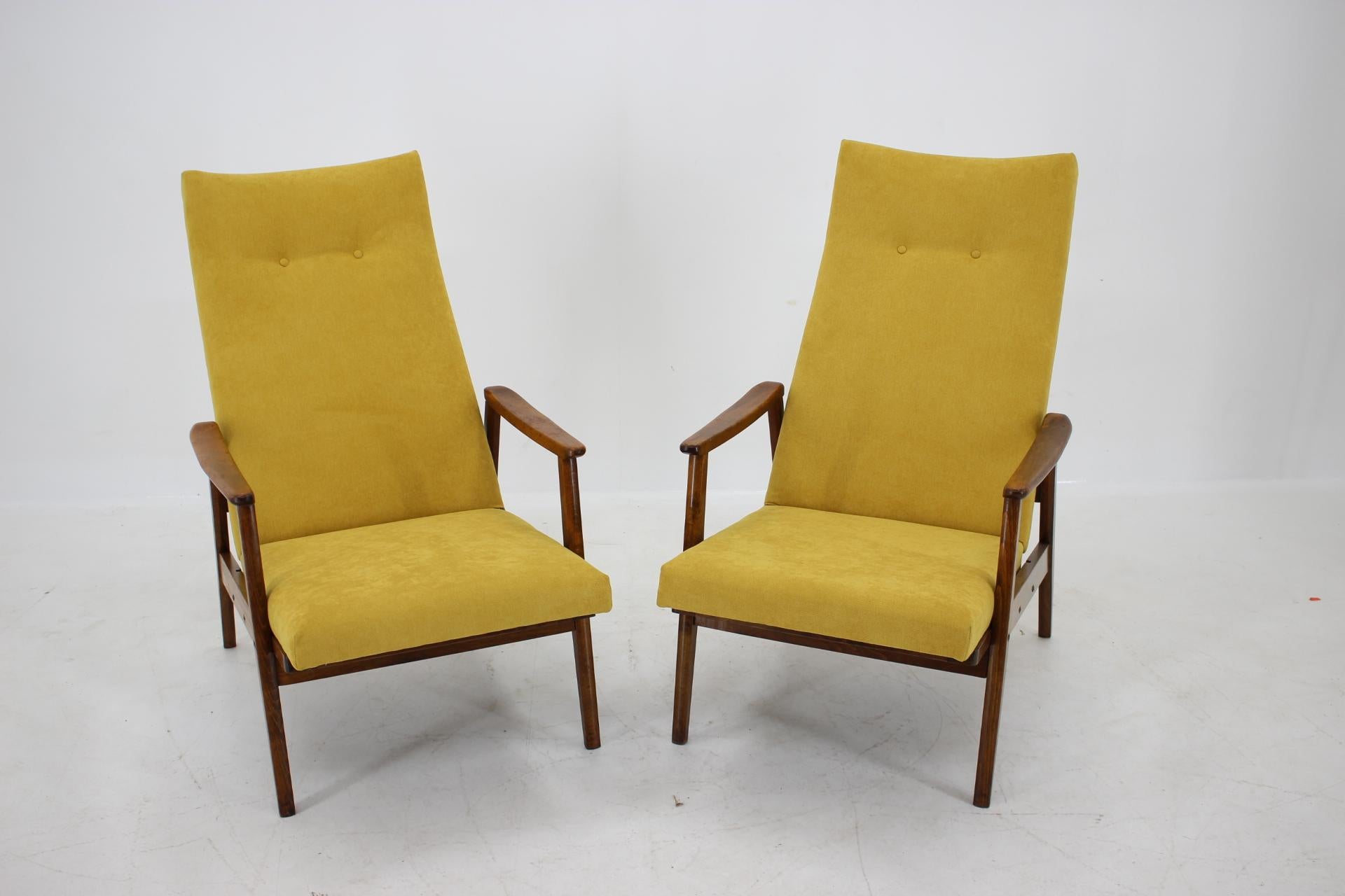 - Made in Czechoslovakia
- Made of beech, fabric
- Wooden parts are restored
- New upholstery
- Armchairs have six positions
- Good, original condition.