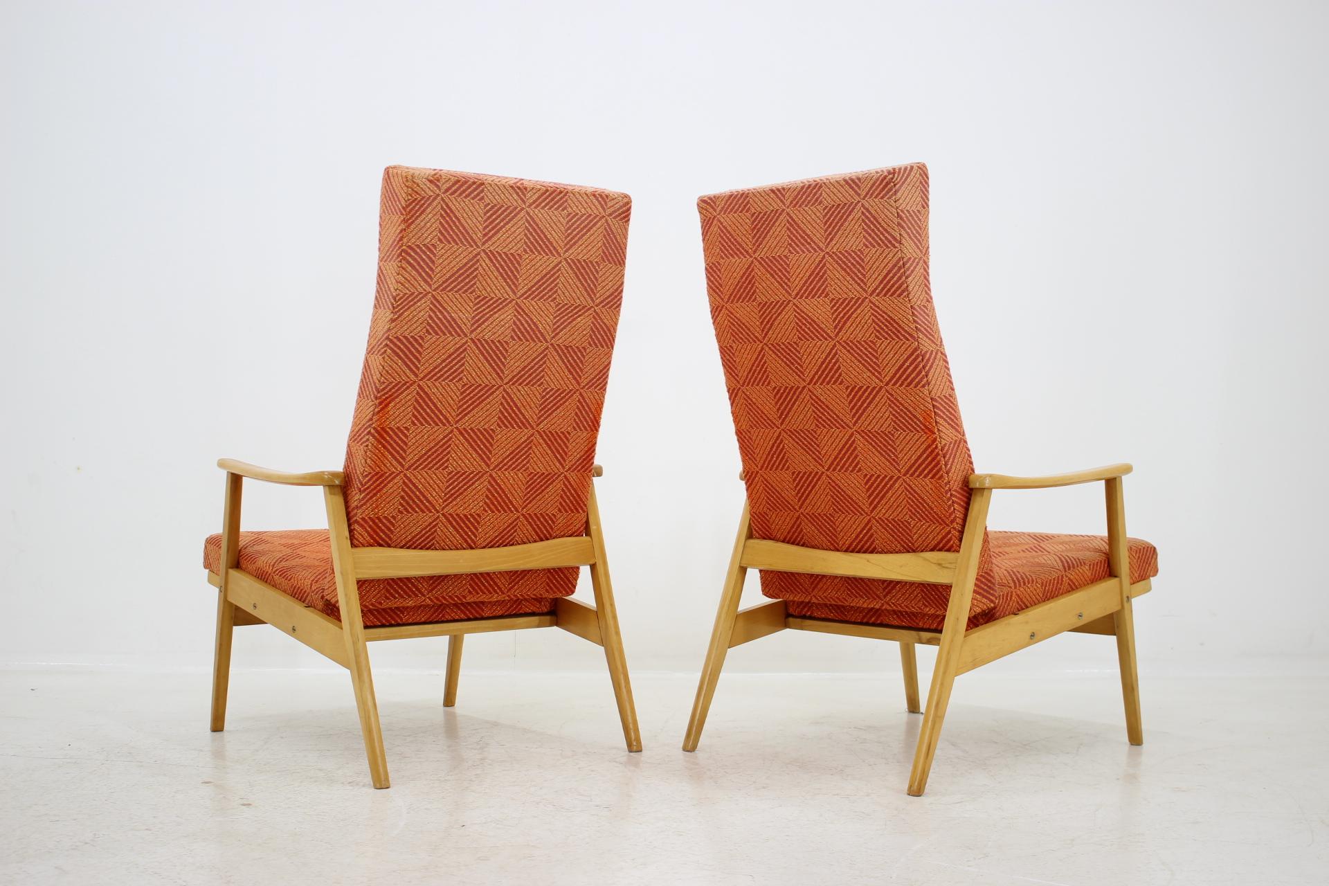 Set of Two Adjustable Armchairs with Footstools, Thon, 1970 In Good Condition For Sale In Praha, CZ