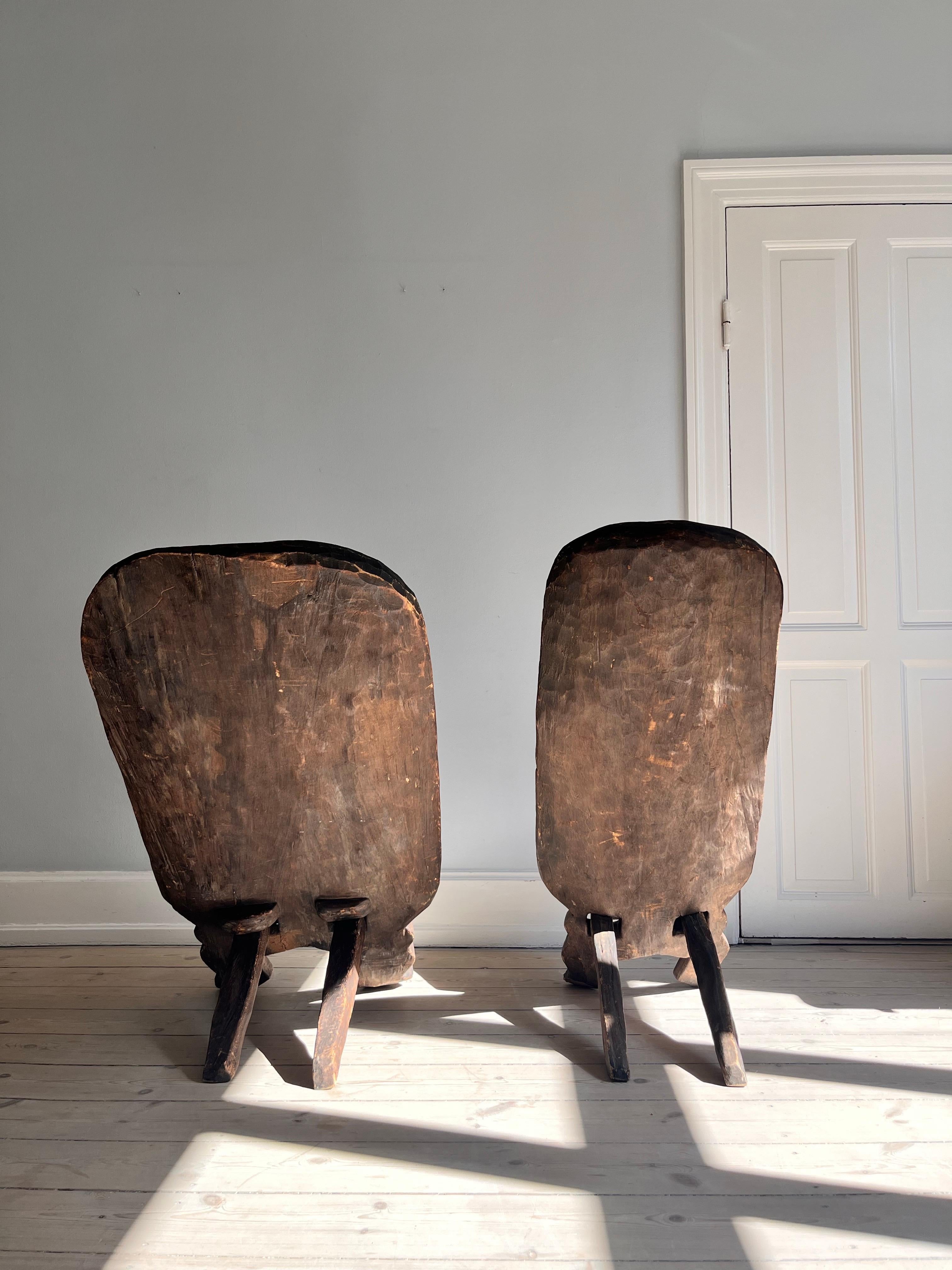 Wood Set of two african 1960s scissor chairs with decorations