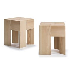 Ensemble de deux tabourets ou tables d'appoint en bois « Triangle » d'Aldo Bakker par Karakter