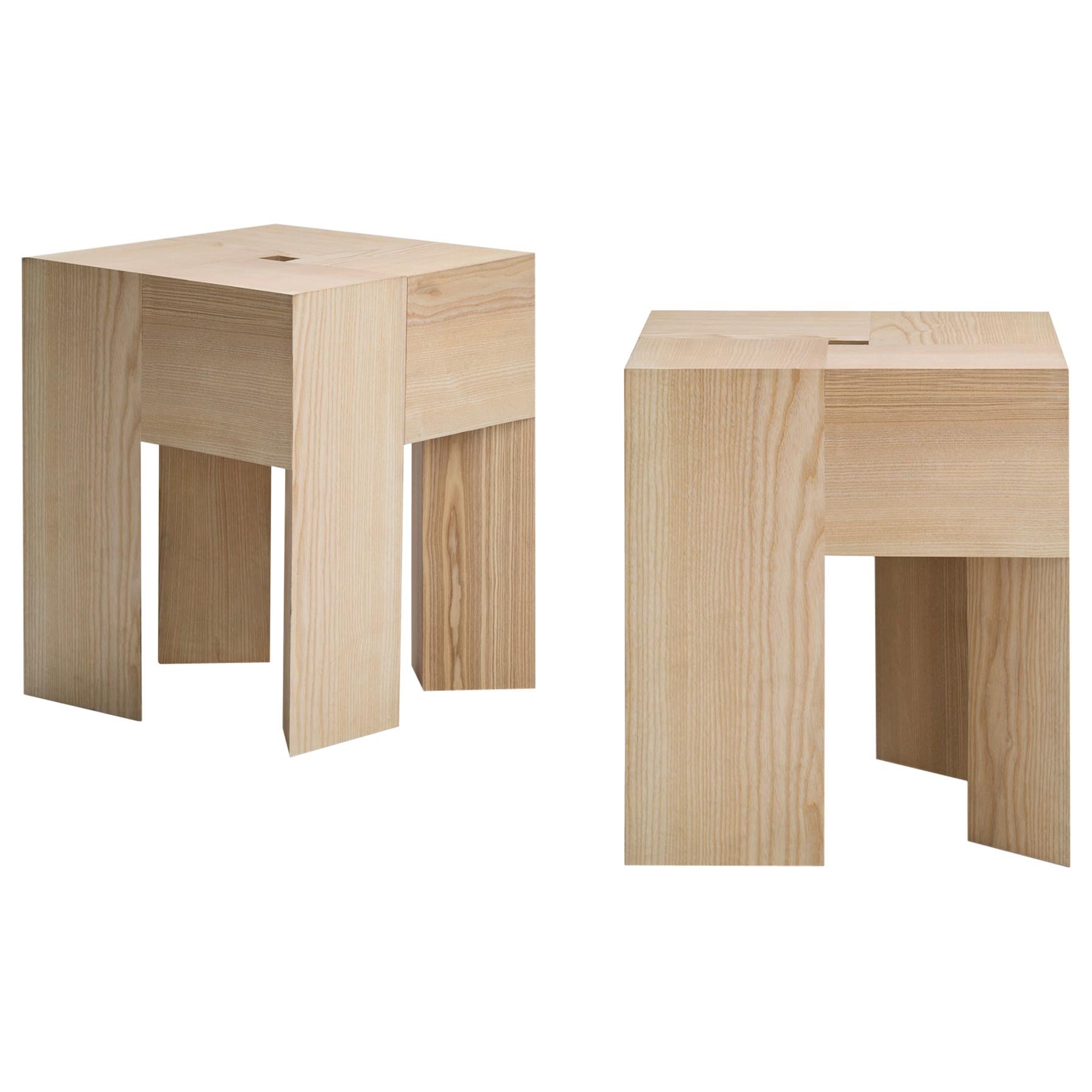 Ensemble de deux tabourets ou tables d'appoint en bois « Triangle » d'Aldo Bakker par Karakter en vente