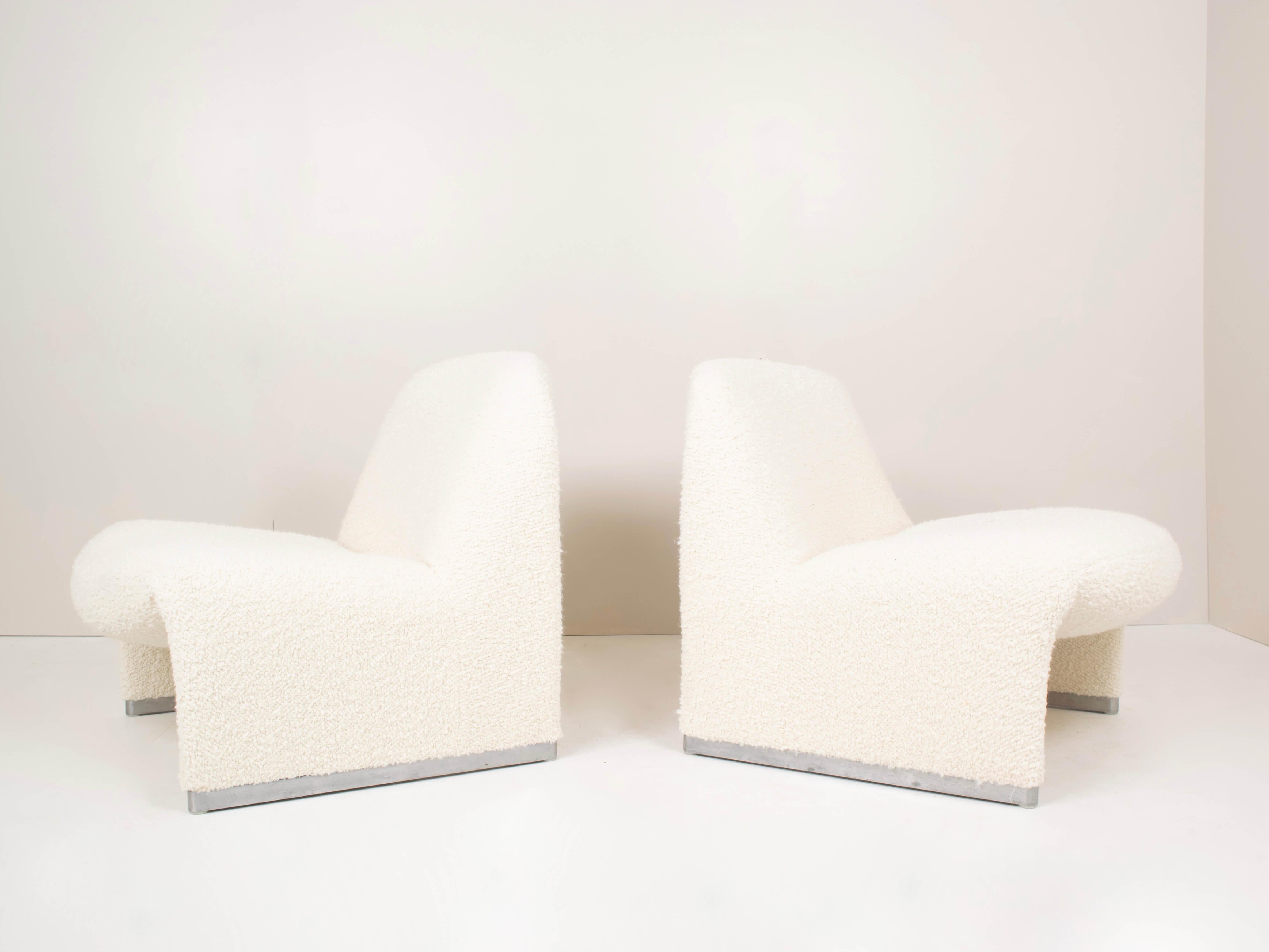 Mid-Century Modern Set of Two Alky Chairs by Giancarlo Piretti for Artifort in Bouclé Fabric