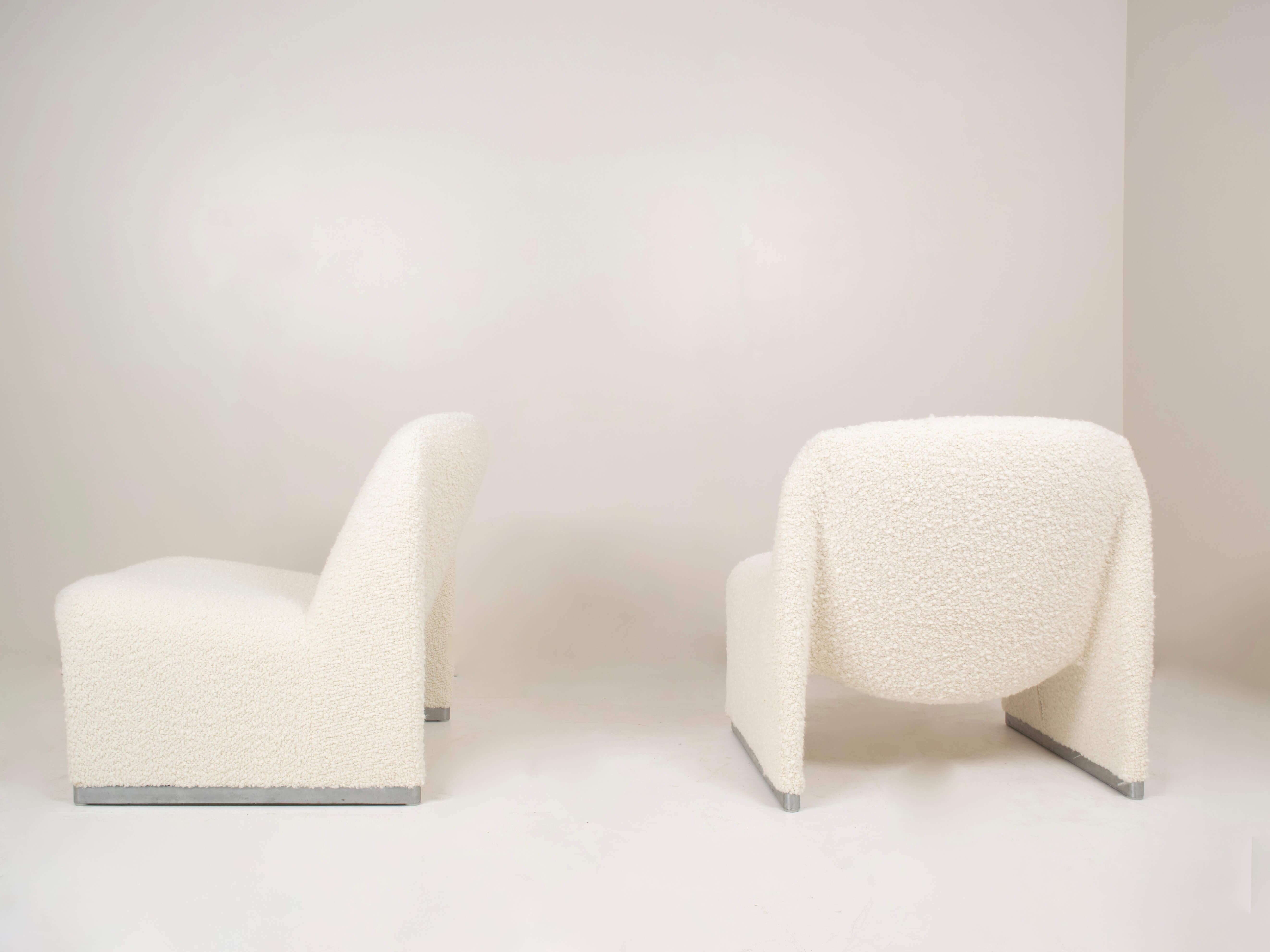 Mid-Century Modern Set of Two Alky Chairs by Giancarlo Piretti for Artifort in Bouclé Fabric