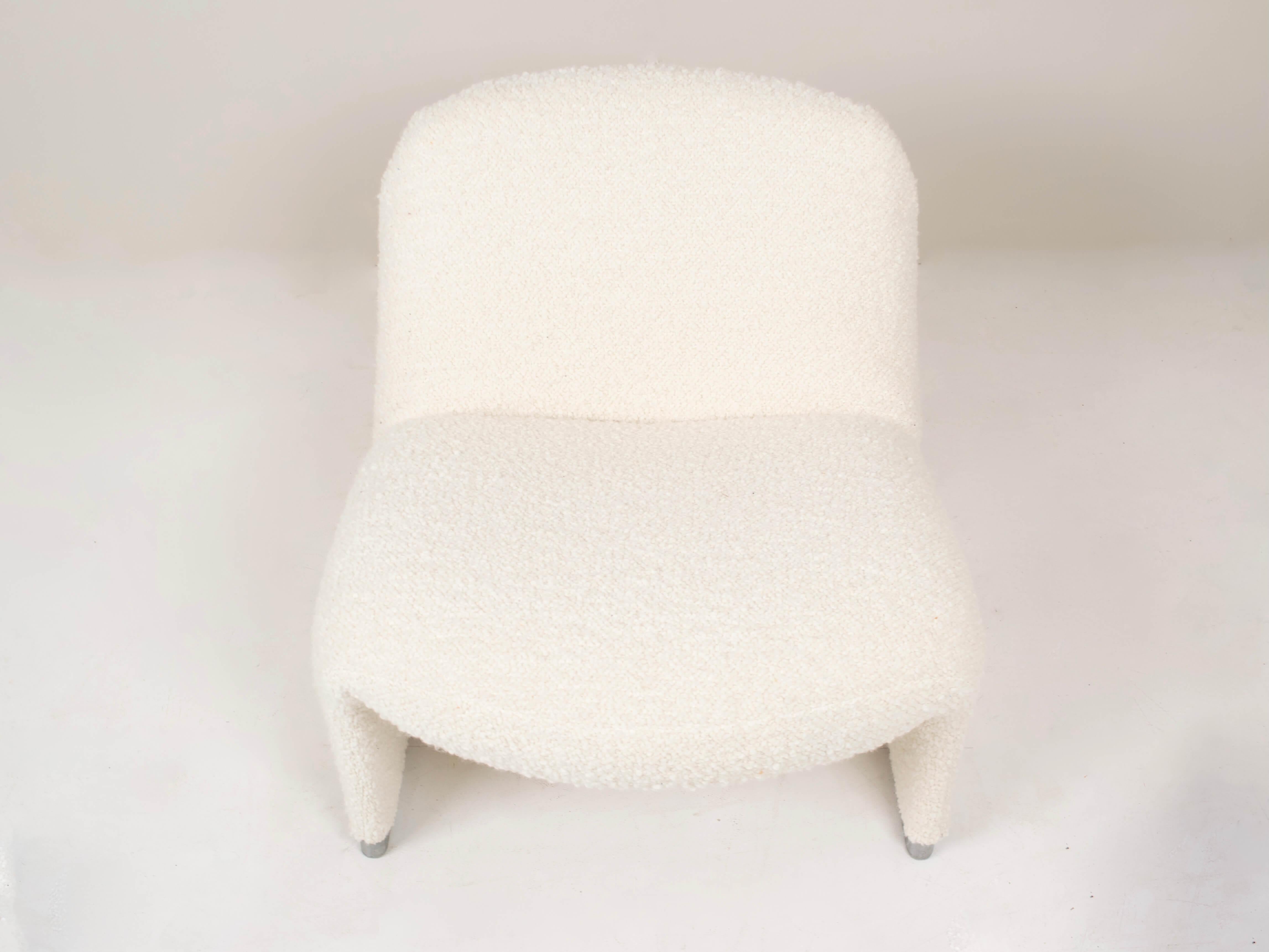 Late 20th Century Set of Two Alky Chairs by Giancarlo Piretti for Artifort in Bouclé Fabric