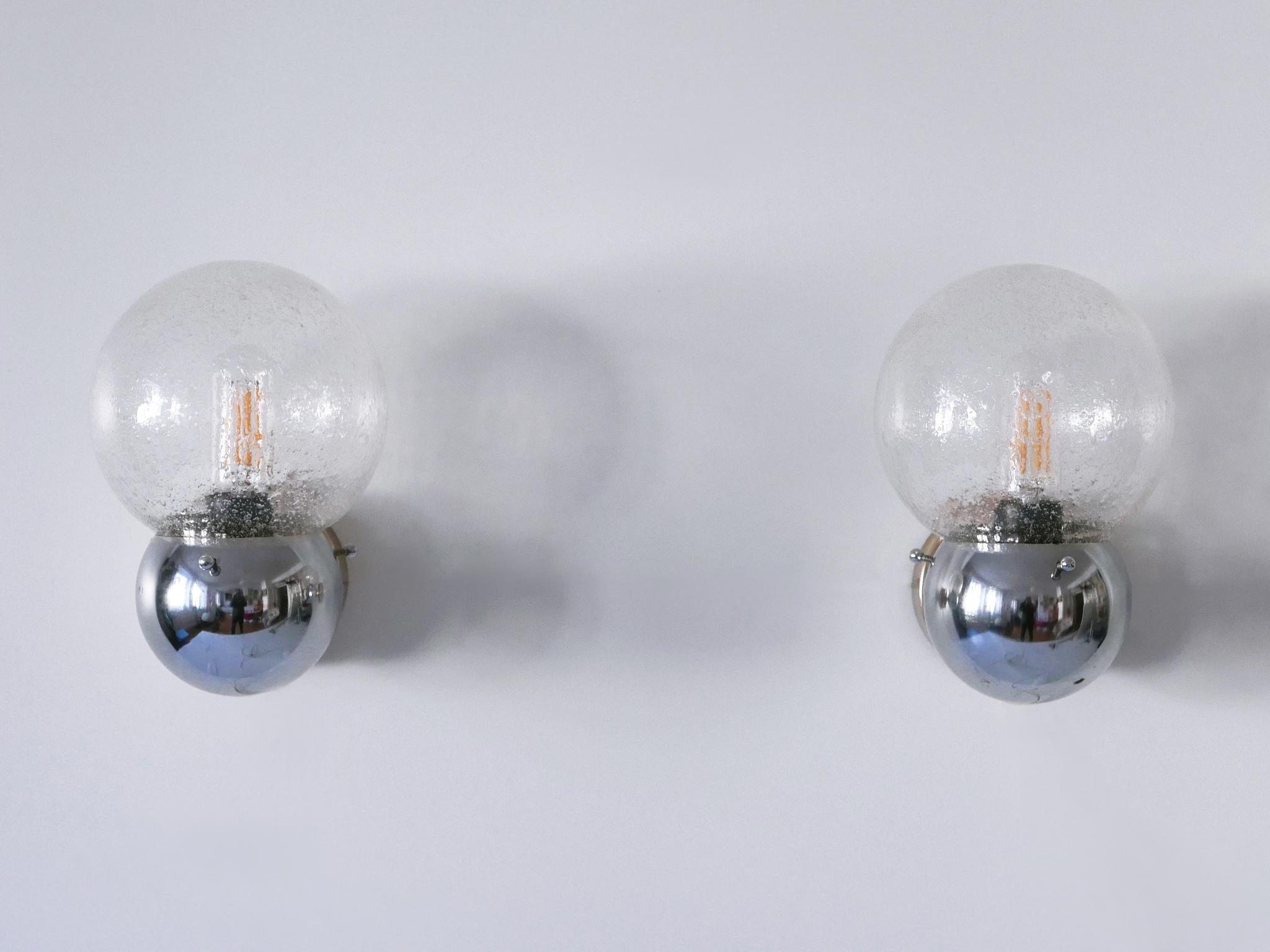Mid-Century Modern Ensemble de deux superbes appliques modernes mi-siècle en verre et métal Allemagne des années 1970 en vente