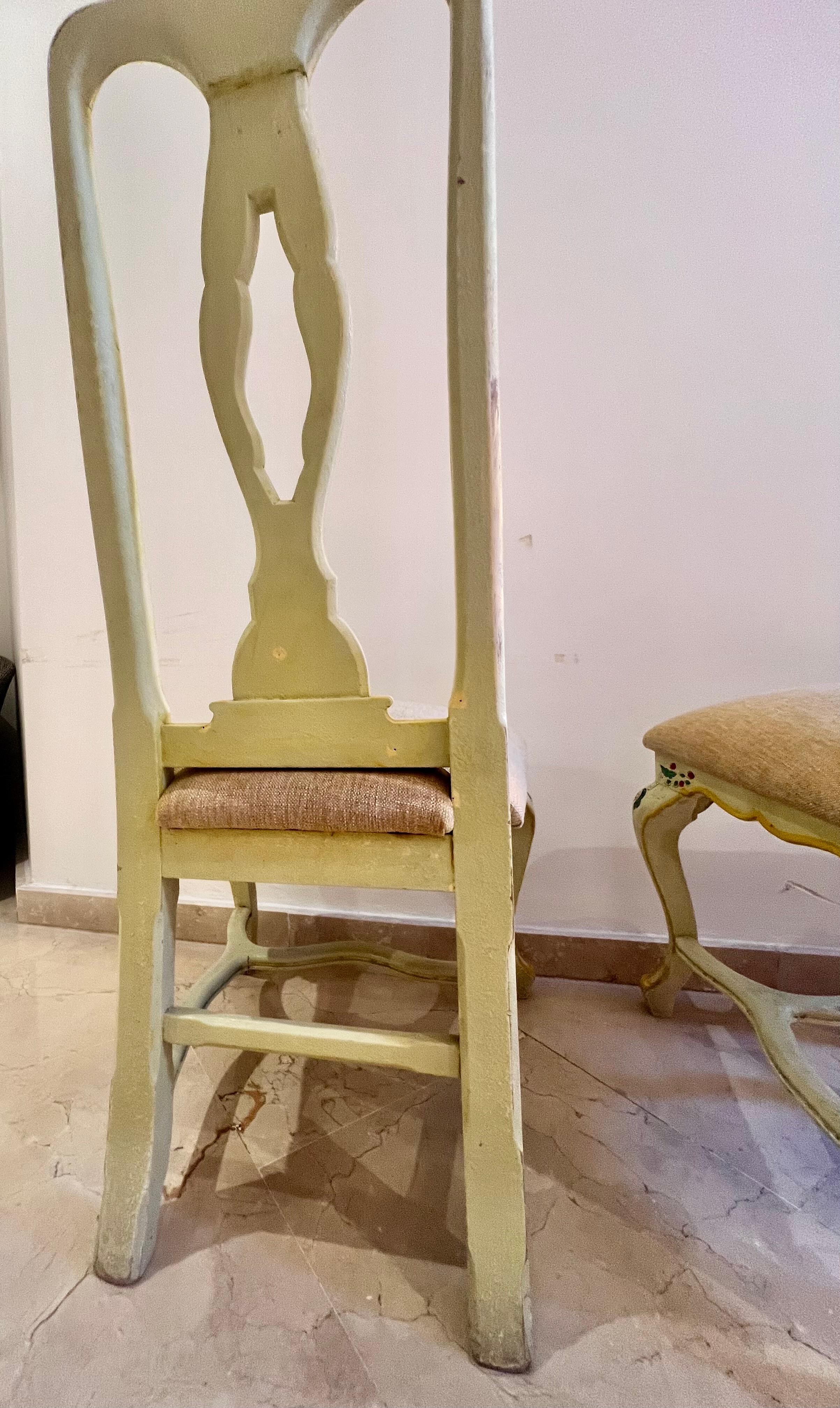 Set of two Andalusian chairs in yellow ocre polychrome wood with birds  For Sale 3