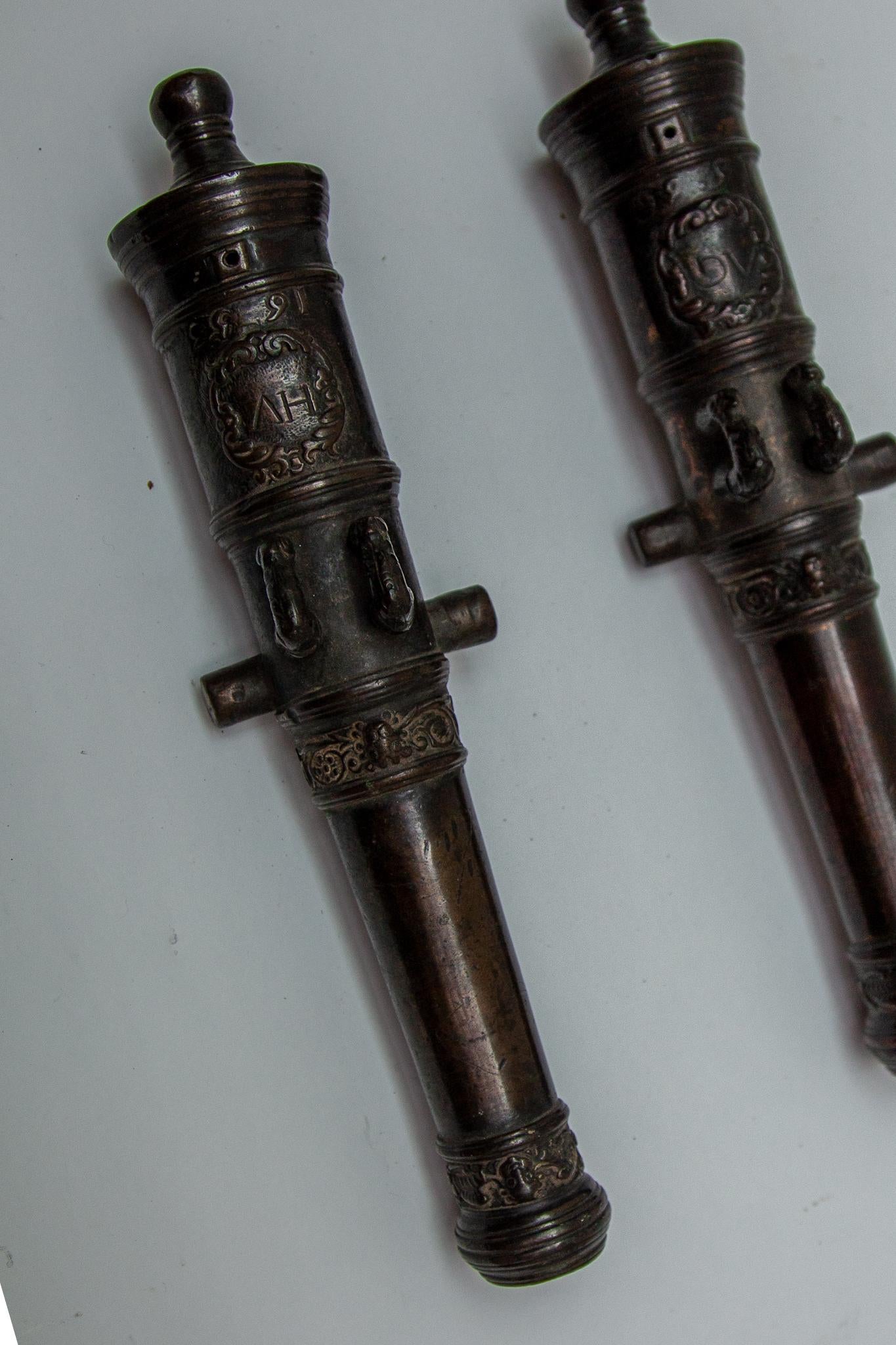 Set of two Antique 17th Century Bronze Model Cannons, 1653 Dutch Golden Age 4