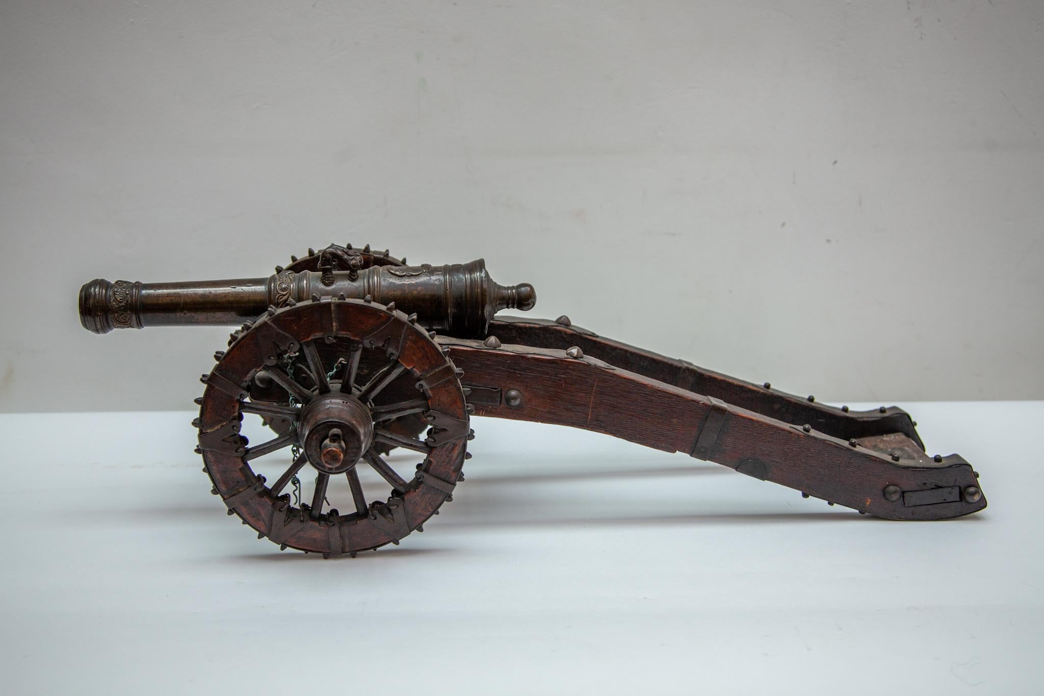 Dutch Colonial Set of two Antique 17th Century Bronze Model Cannons, 1653 Dutch Golden Age