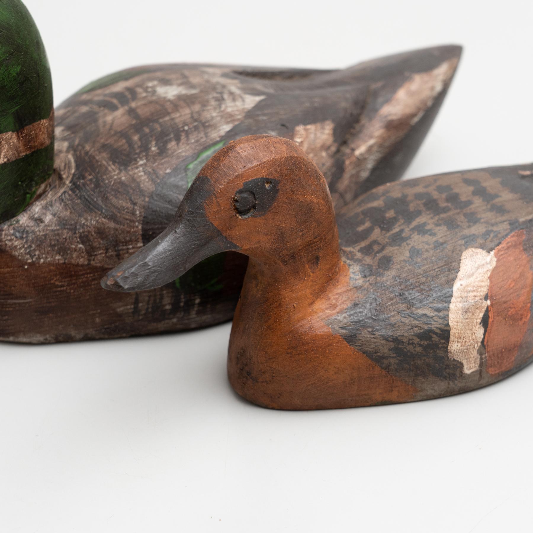 Set of Two Antique Hand-Painted Wooden Duck Figures circa 1950 For Sale 5