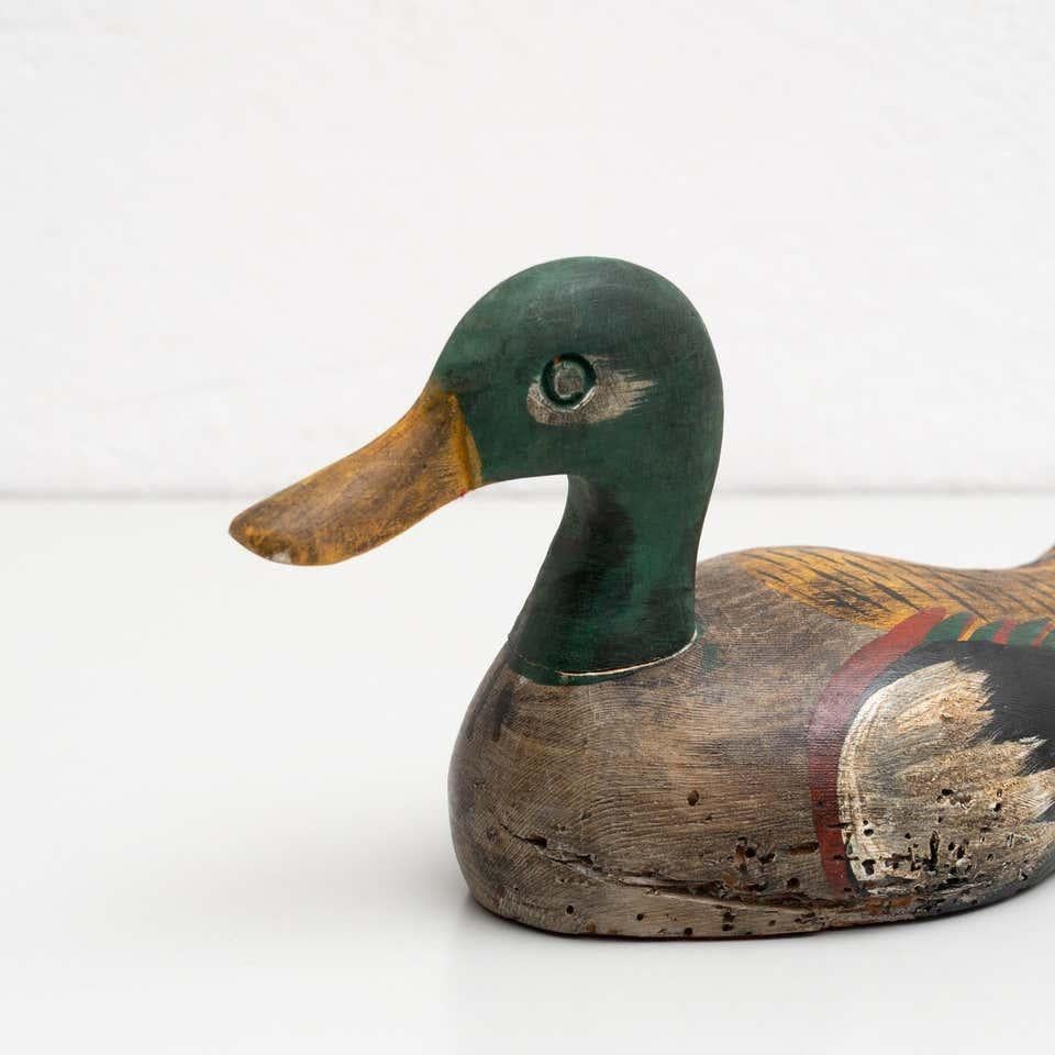 Ensemble de deux canards anciens en bois peints à la main, vers 1950 en vente 6