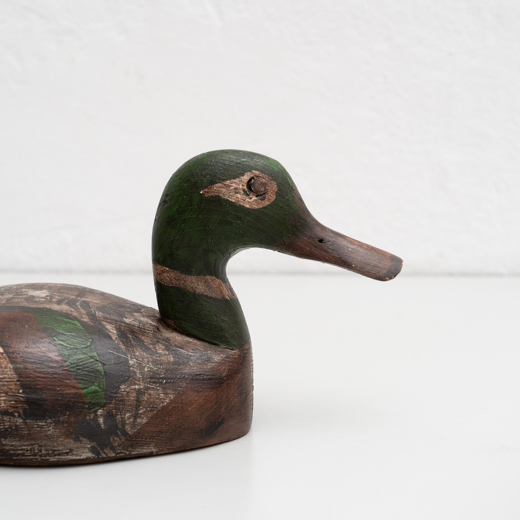 Set di due figure antiche di anatre in legno dipinte a mano del 1950 circa in vendita 9