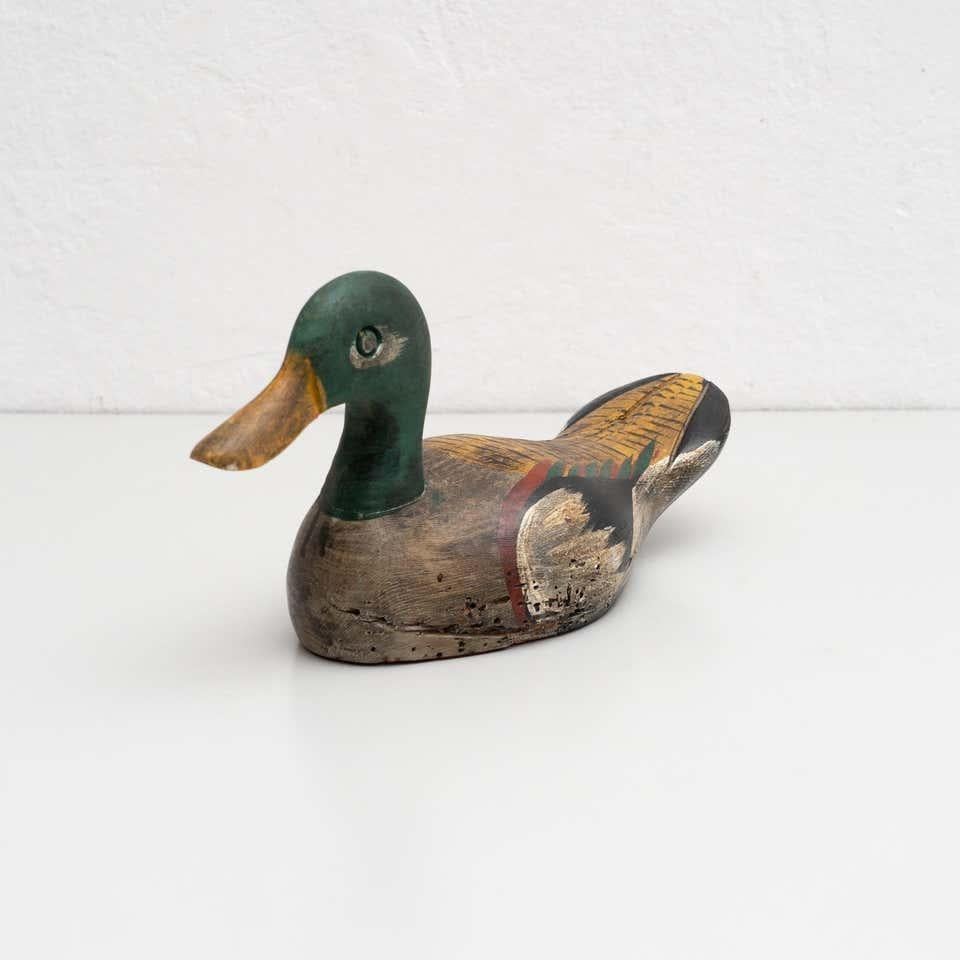 Ensemble de deux canards anciens en bois peints à la main, vers 1950 en vente 13