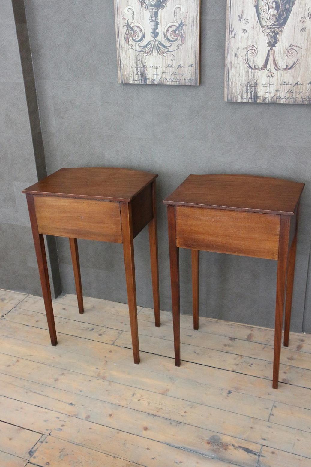 Set of Two Antique Mahogany Bedside Tables In Good Condition In Eindhoven, NL