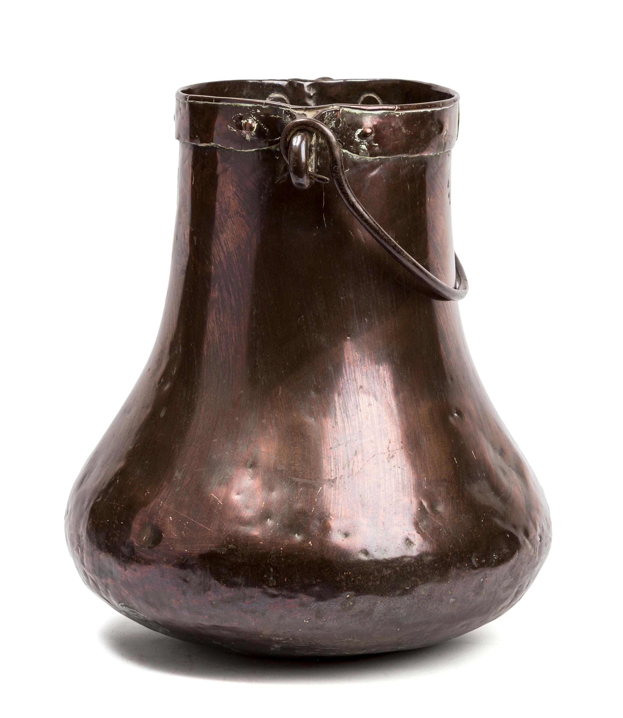 Hand-Crafted Set of Two Antique Rustic Spanish Copper Cooking Pots or Cauldrons For Sale