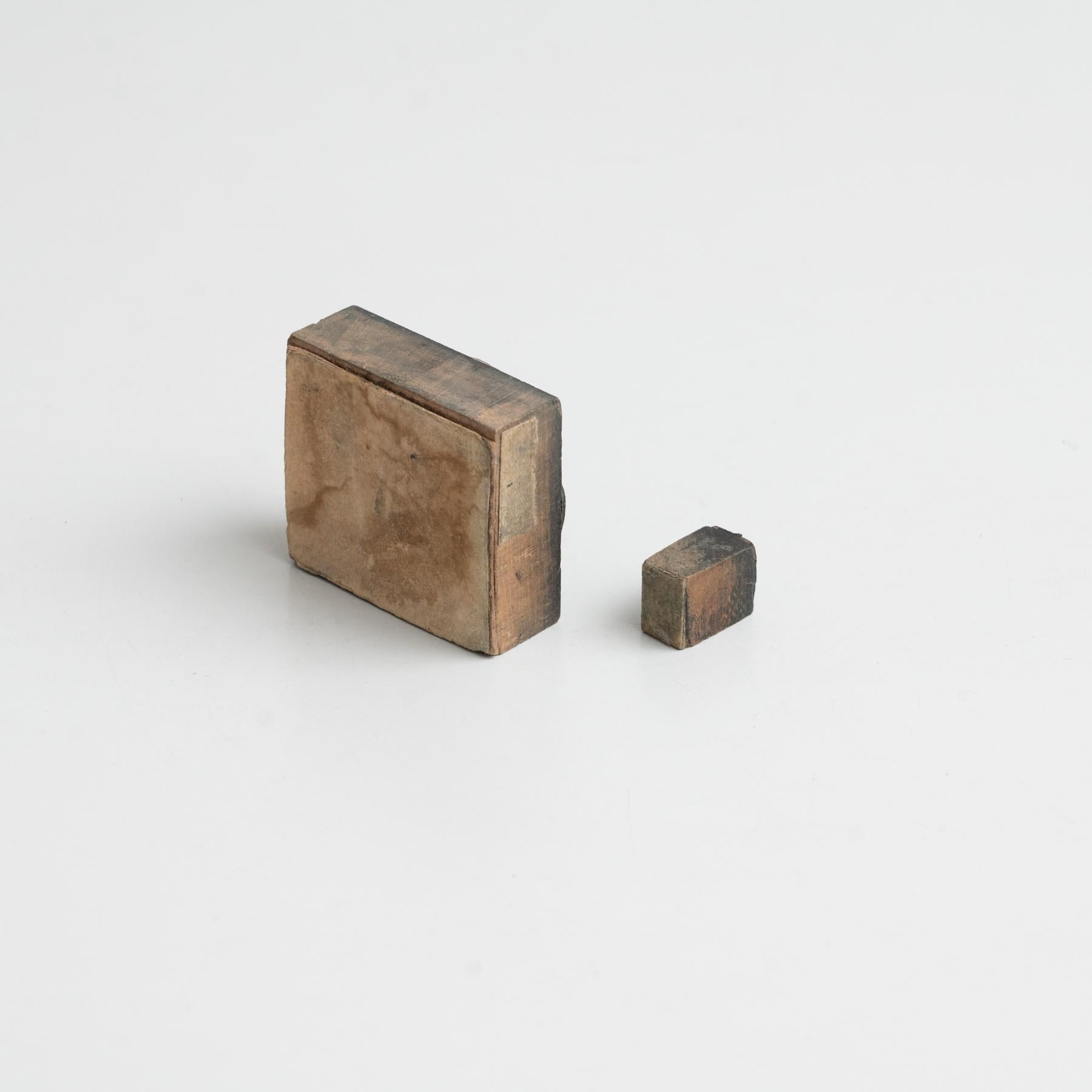 Ensemble de deux timbres espagnols anciens en bois, vers 1930 en vente 3