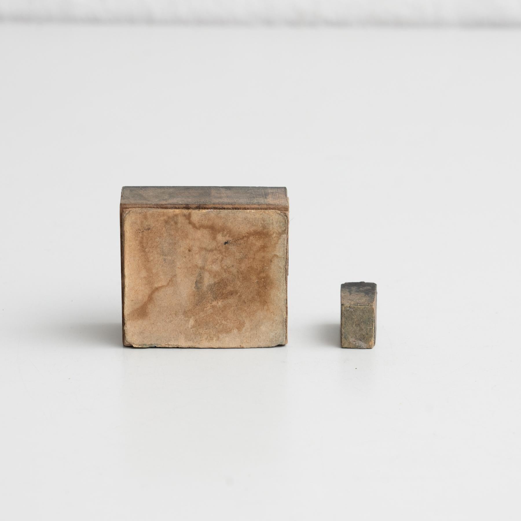 Ensemble de deux timbres espagnols anciens en bois, vers 1930 en vente 4