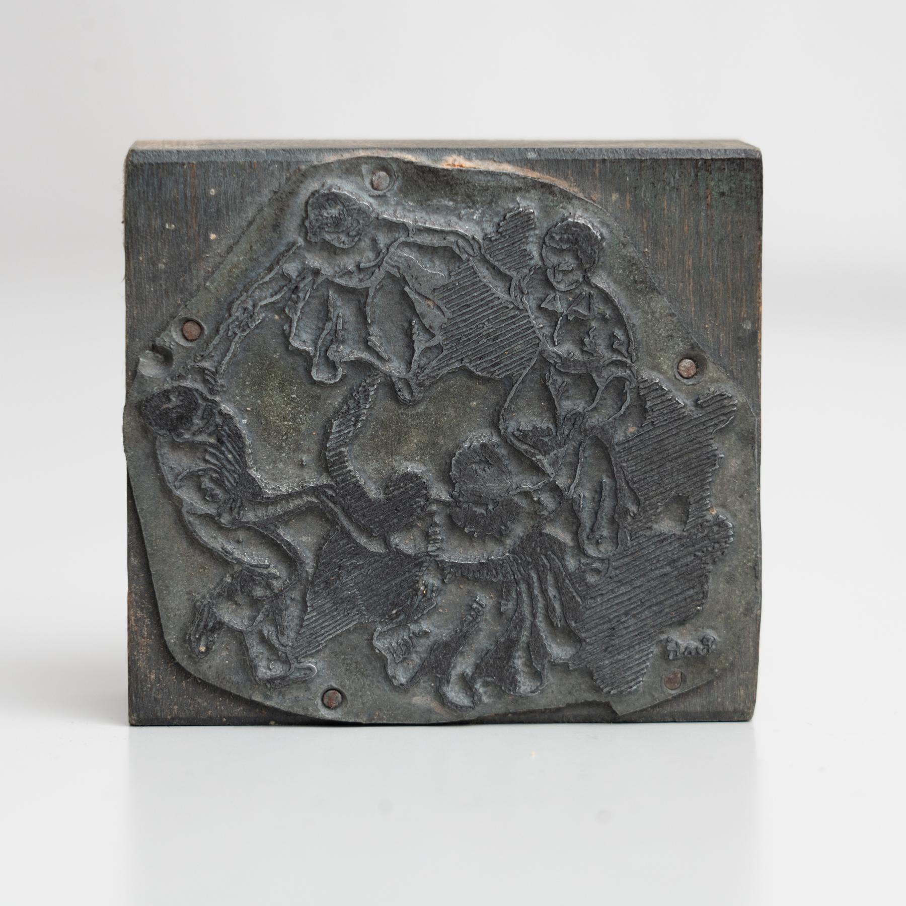 Métal Ensemble de deux timbres espagnols anciens en bois, vers 1930 en vente