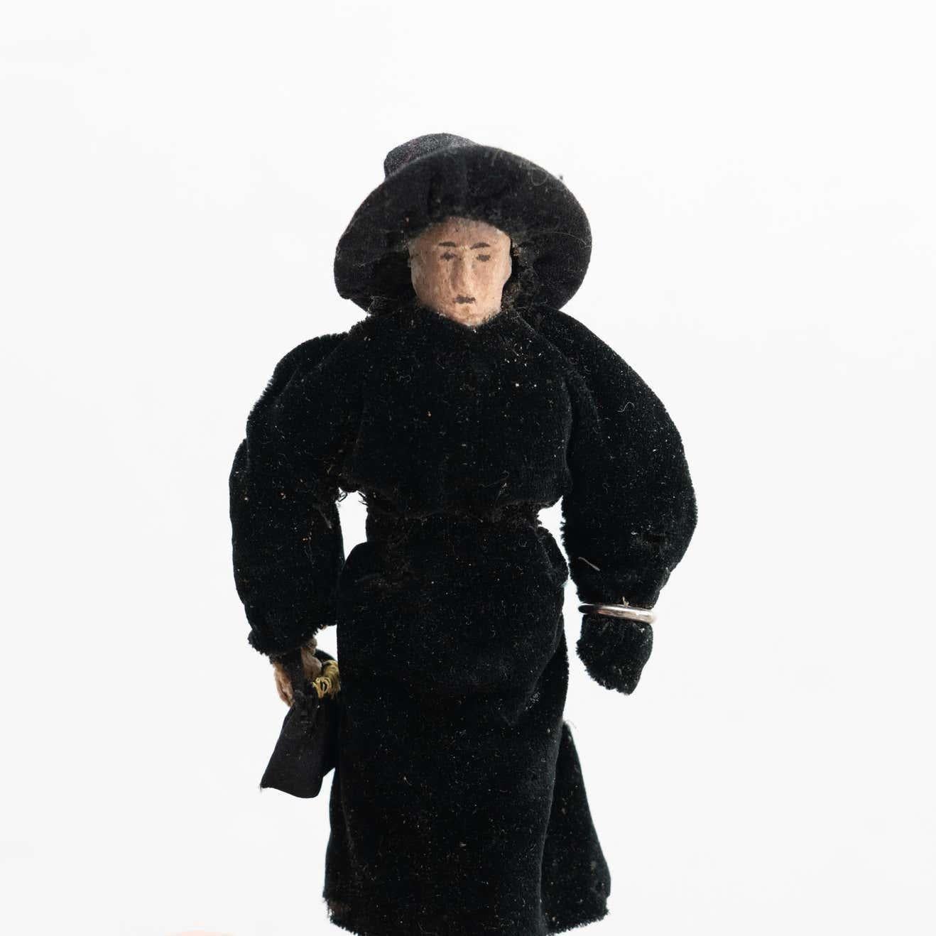 Ensemble de deux poupées de chiffon espagnoles traditionnelles anciennes, vers 1920 en vente 8