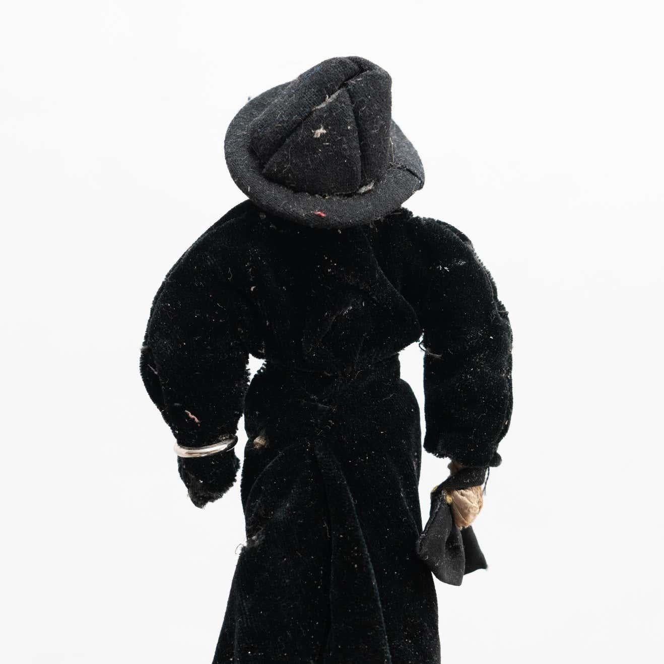 Ensemble de deux poupées de chiffon espagnoles traditionnelles anciennes, vers 1920 en vente 11