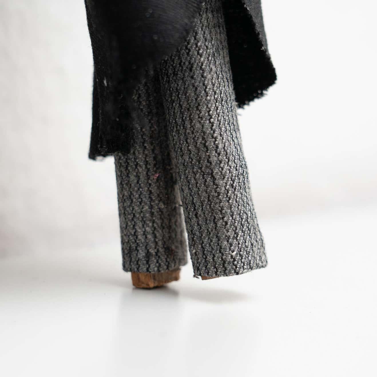 Ensemble de deux poupées de chiffon espagnoles traditionnelles anciennes, vers 1920 en vente 1