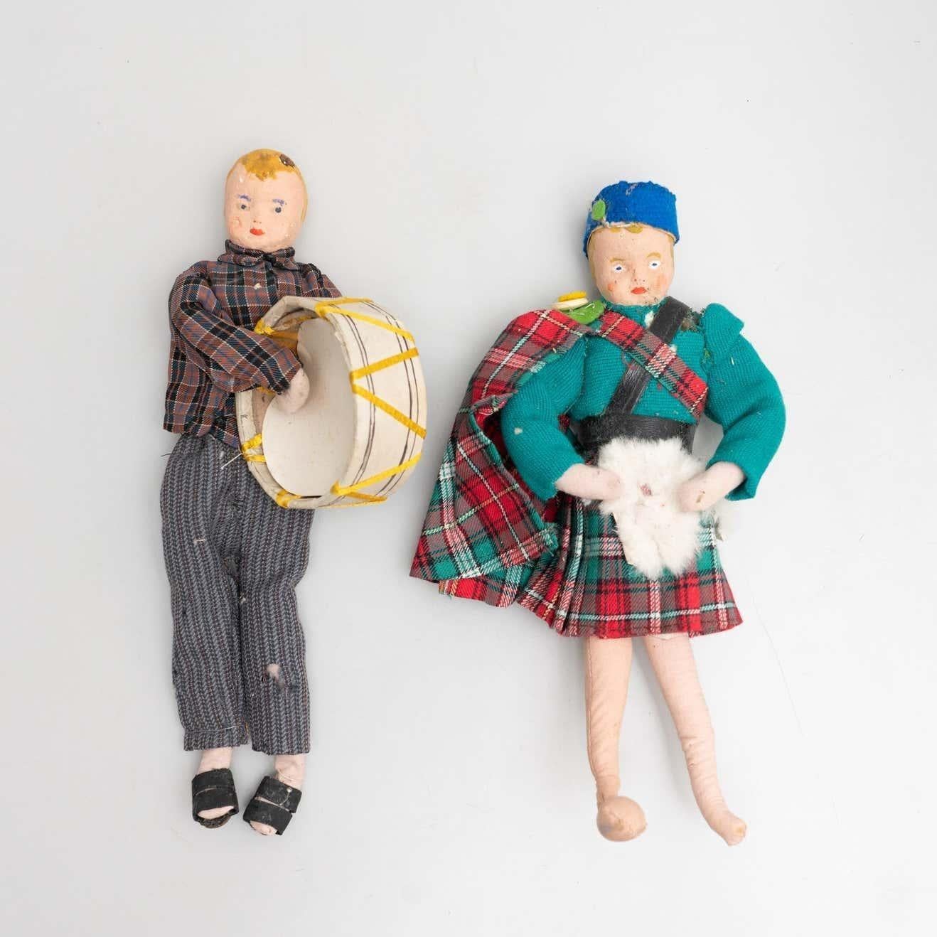 Juego de dos Muñecas de Trapo Españolas Tradicionales Antiguas, circa 1920 principios del siglo XX en venta